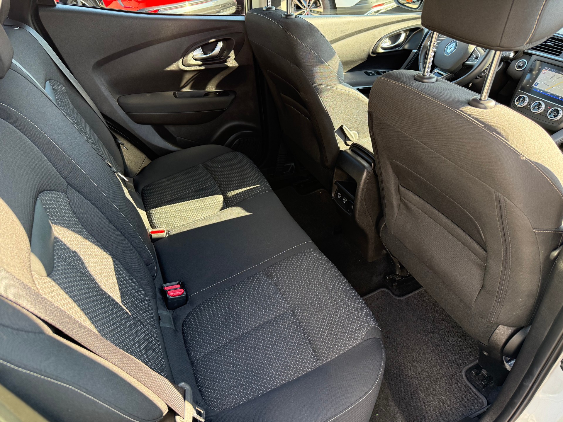 RENAULT Kadjar 1.3 16V Turbo Zen-image-11