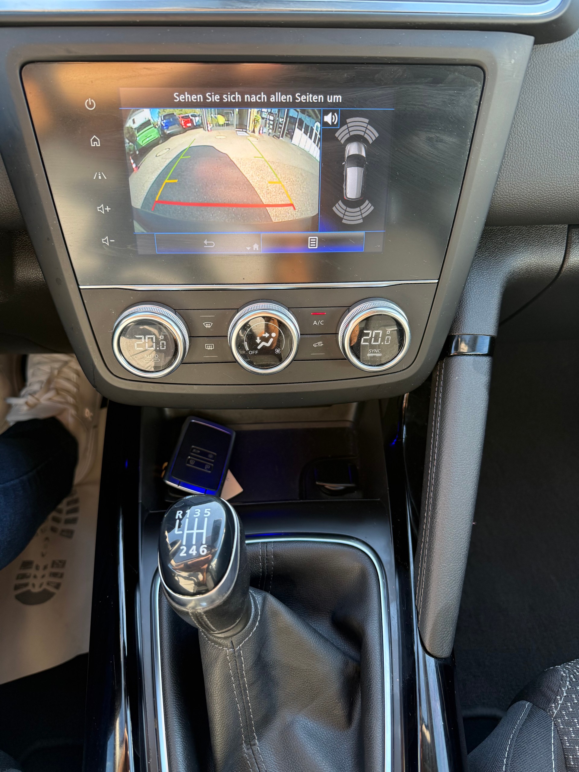 RENAULT Kadjar 1.3 16V Turbo Zen-image-13