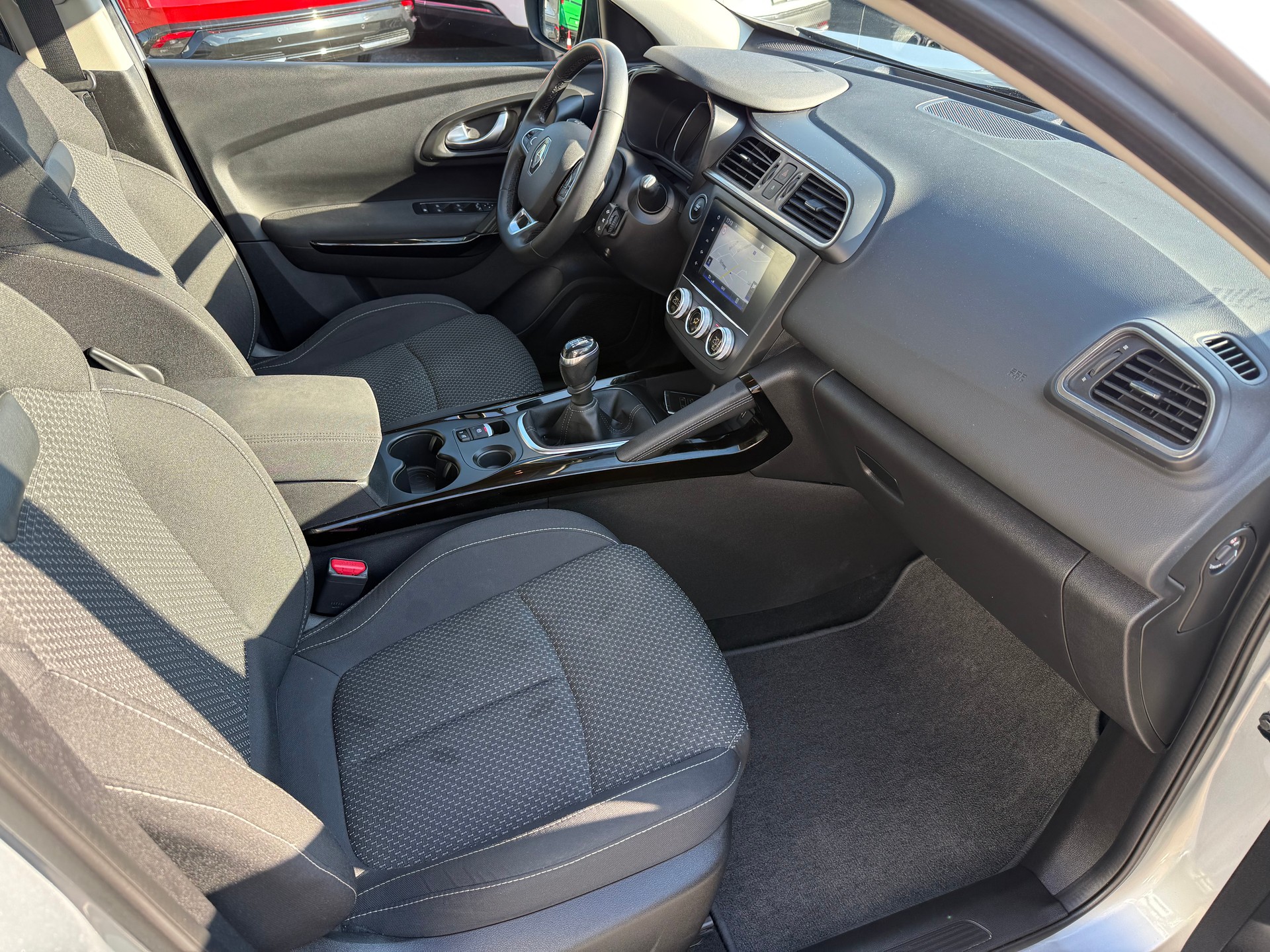 RENAULT Kadjar 1.3 16V Turbo Zen-image-9