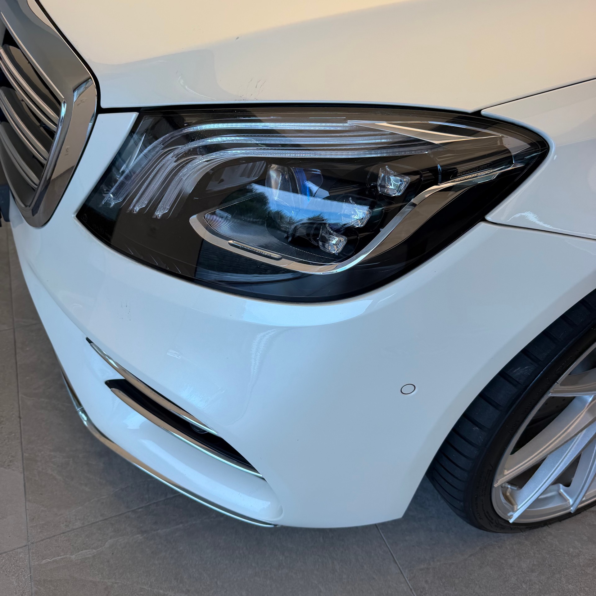 MERCEDES-BENZ S 560 9G-Tronic-showroom-element-3