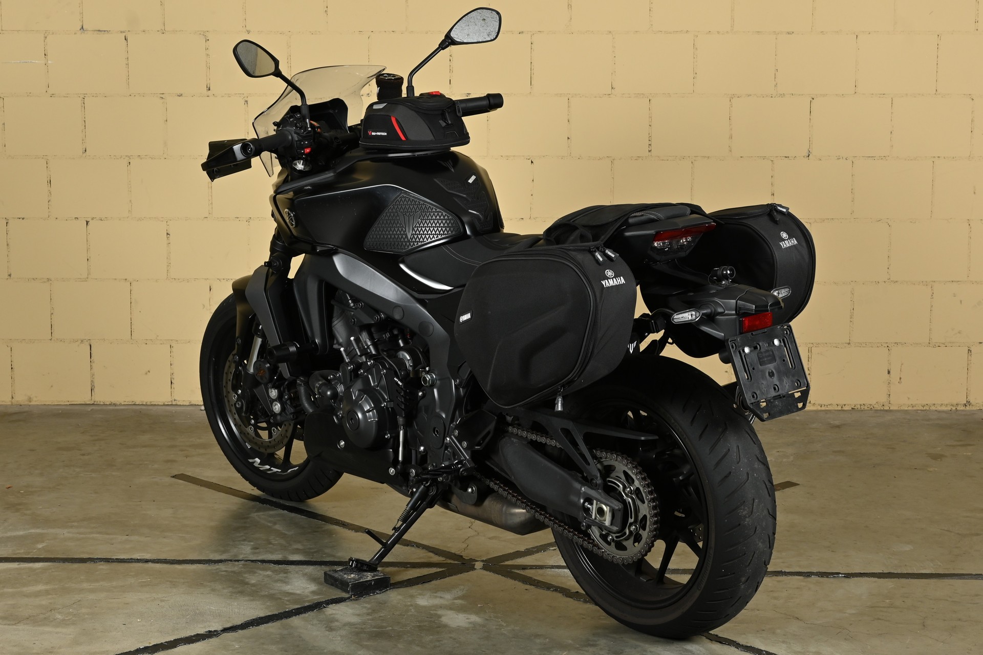 YAMAHA MT-09-image-5