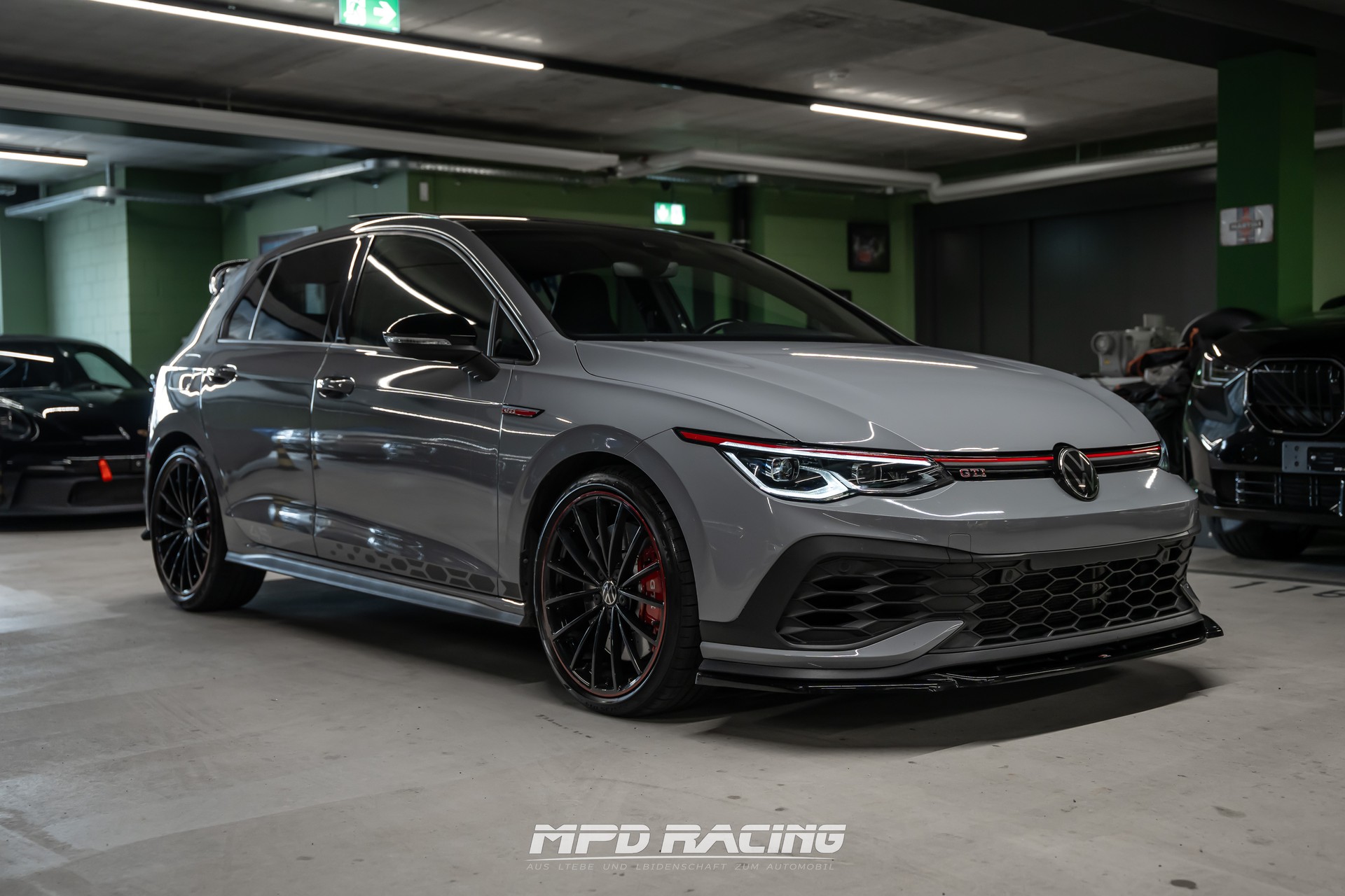 VW Golf 2.0 TSI GTI Clubsport DSG 45 Jahre-showroom-element-2