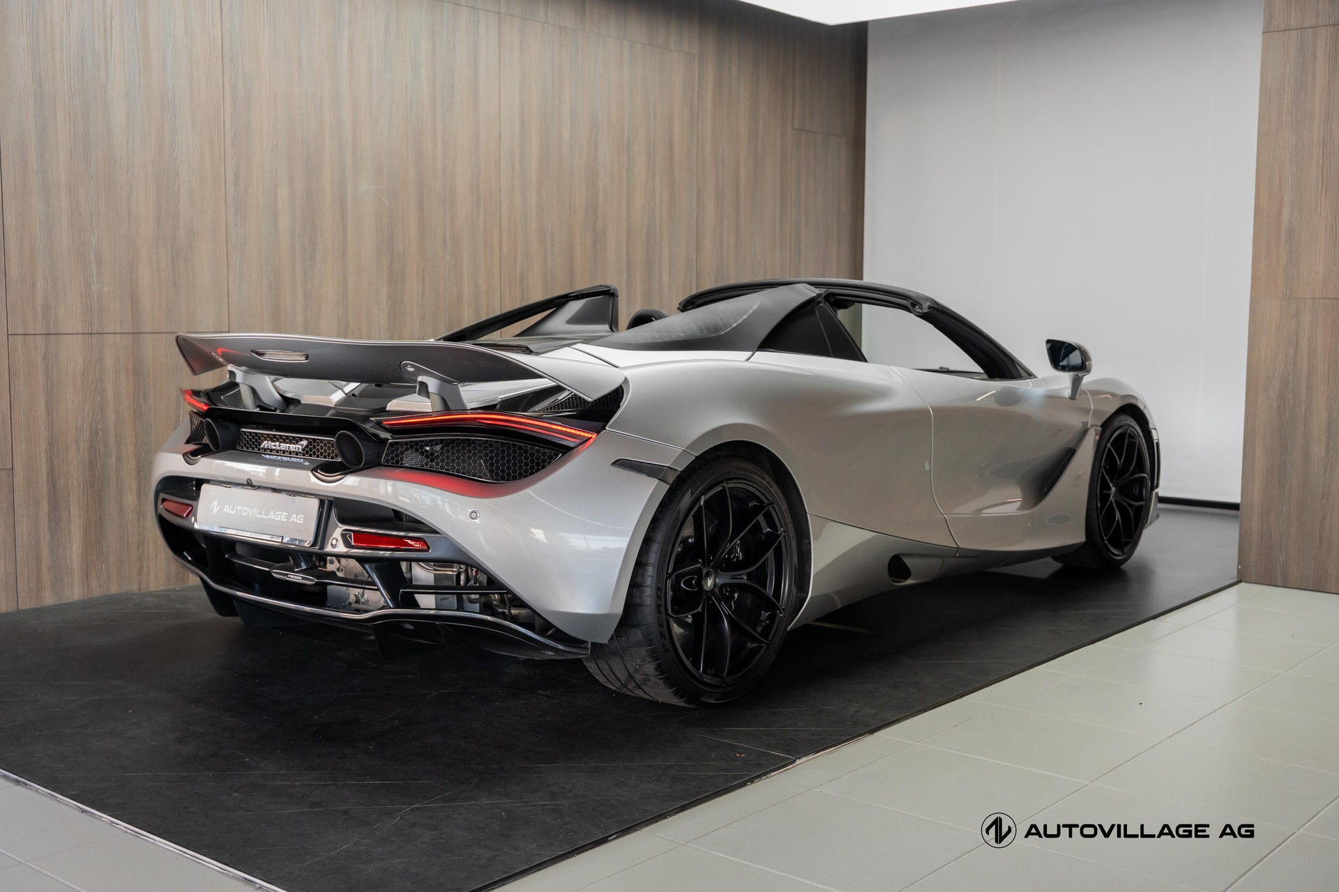 McLAREN 720S Spider Performance 4.0 V8 SSG-showroom-element-1