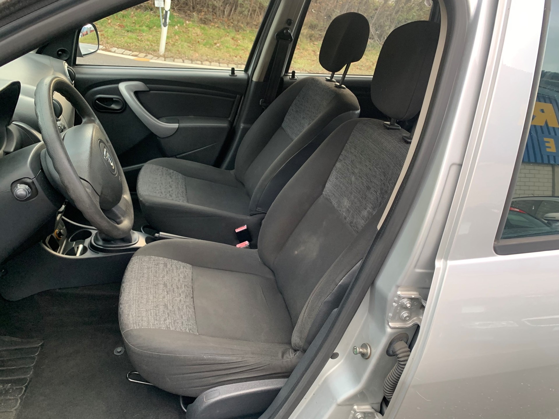 DACIA Duster 1.6 City Ambiance 4x2-image-9