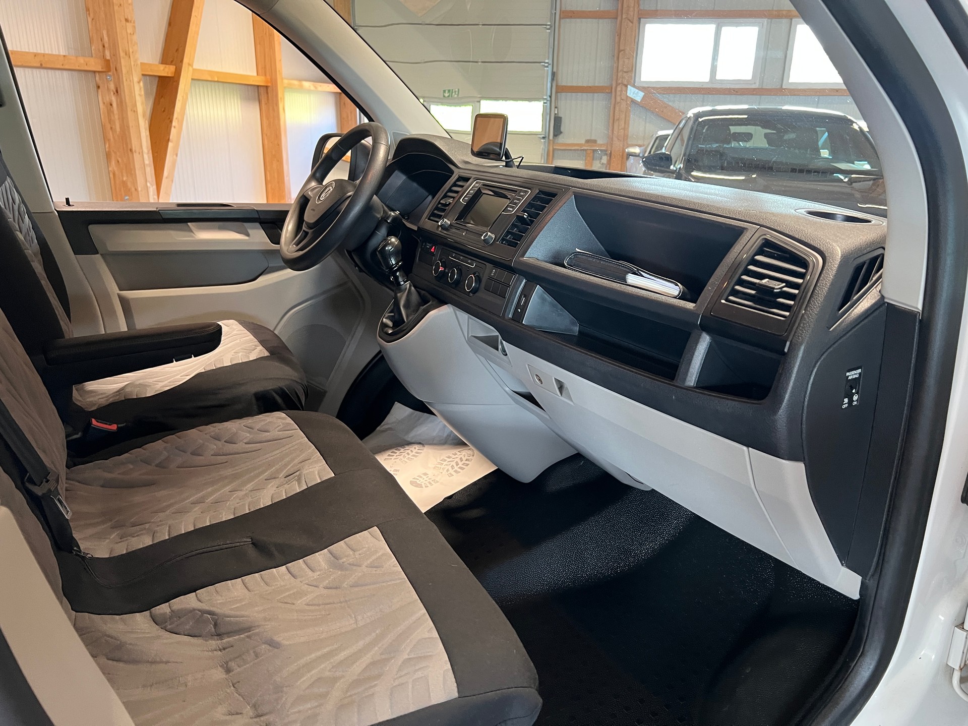 VW T6 2.0 TDI 4Motion-image-11