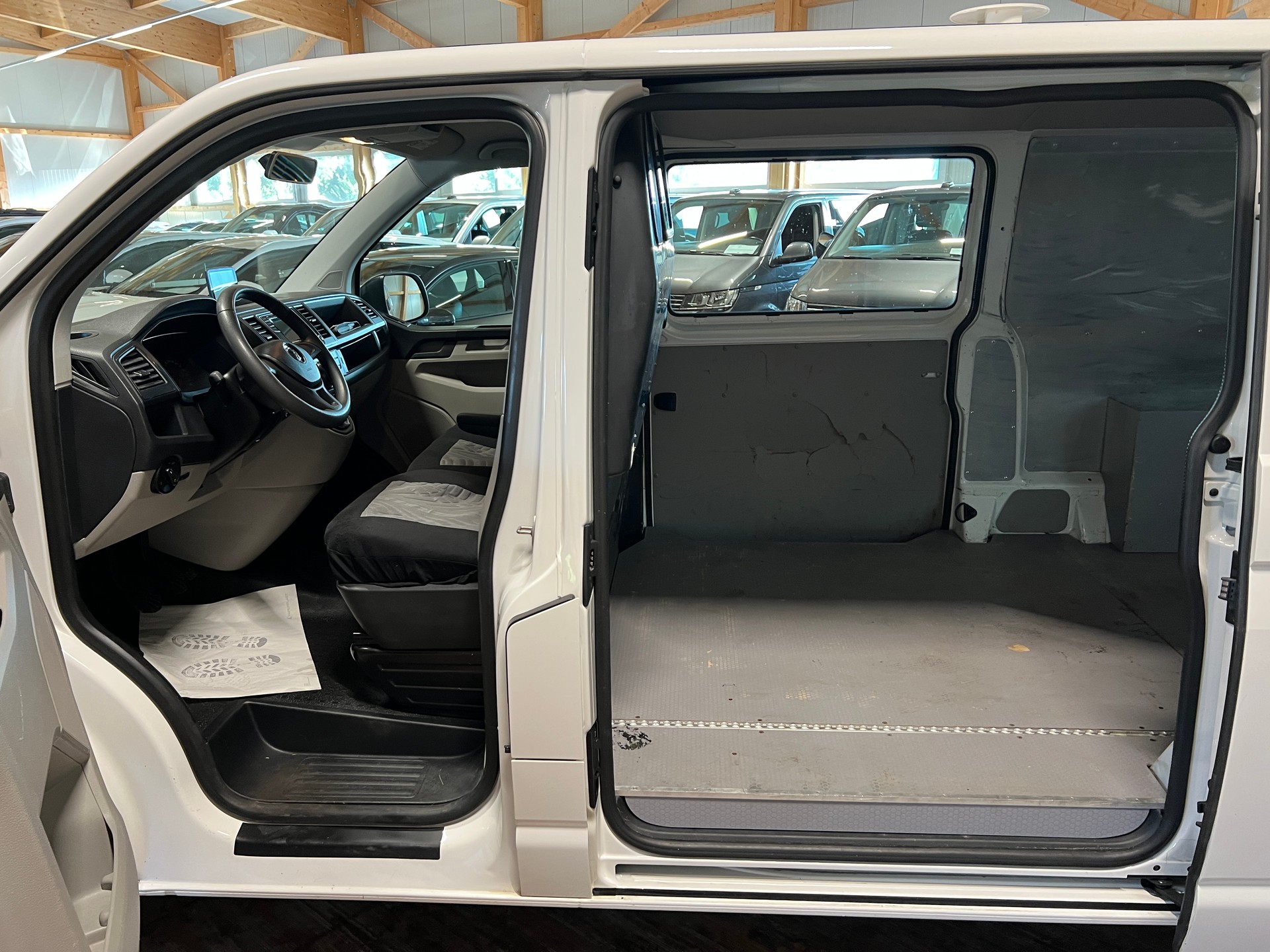 VW T6 2.0 TDI 4Motion-image-9