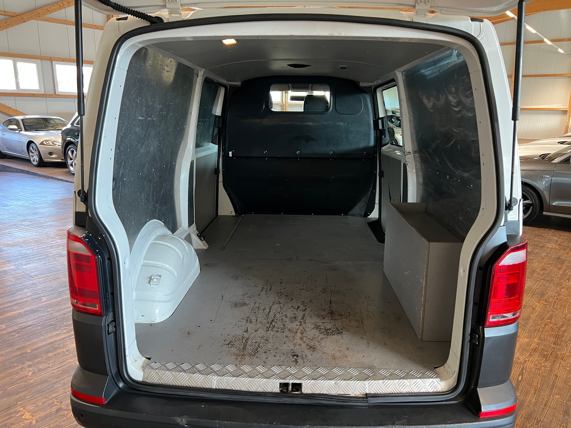 VW T6 2.0 TDI 4Motion-image-13