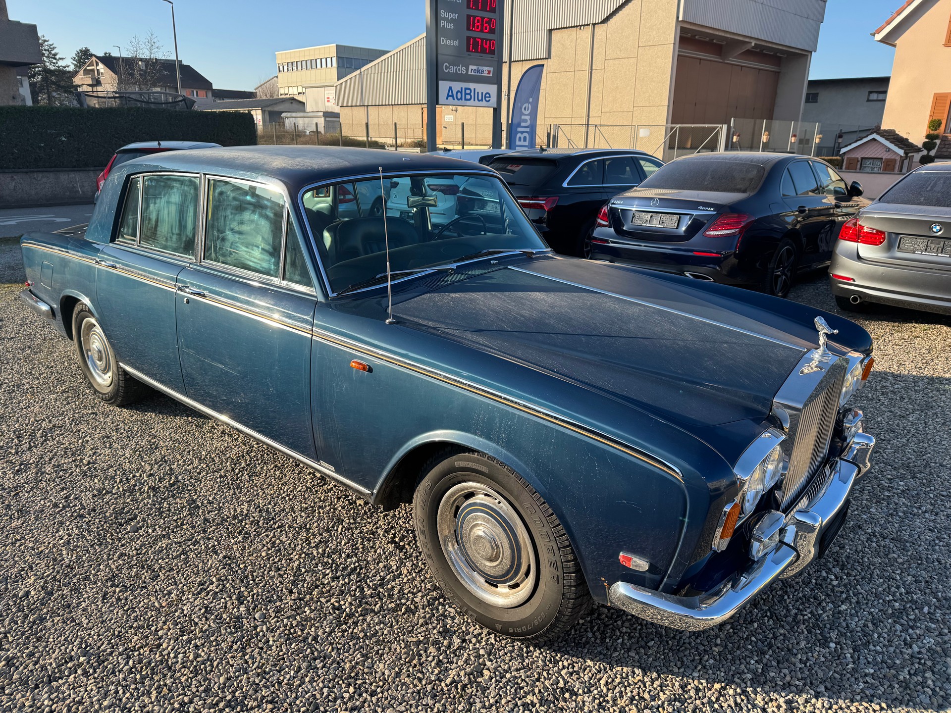 ROLLS-ROYCE Silver Shadow