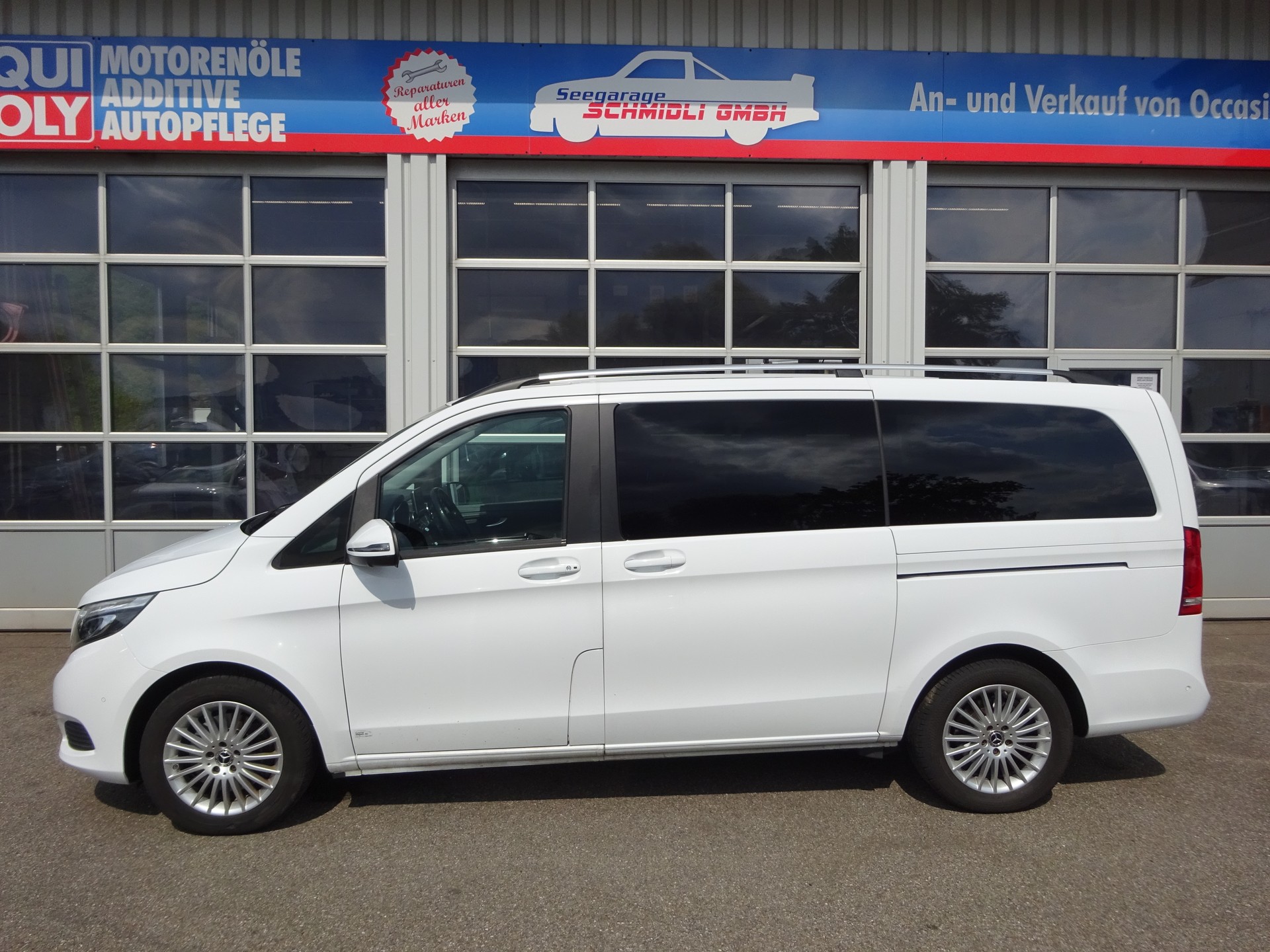 MERCEDES-BENZ V 220 d lang 4Matic 7G-Tronic-image-4