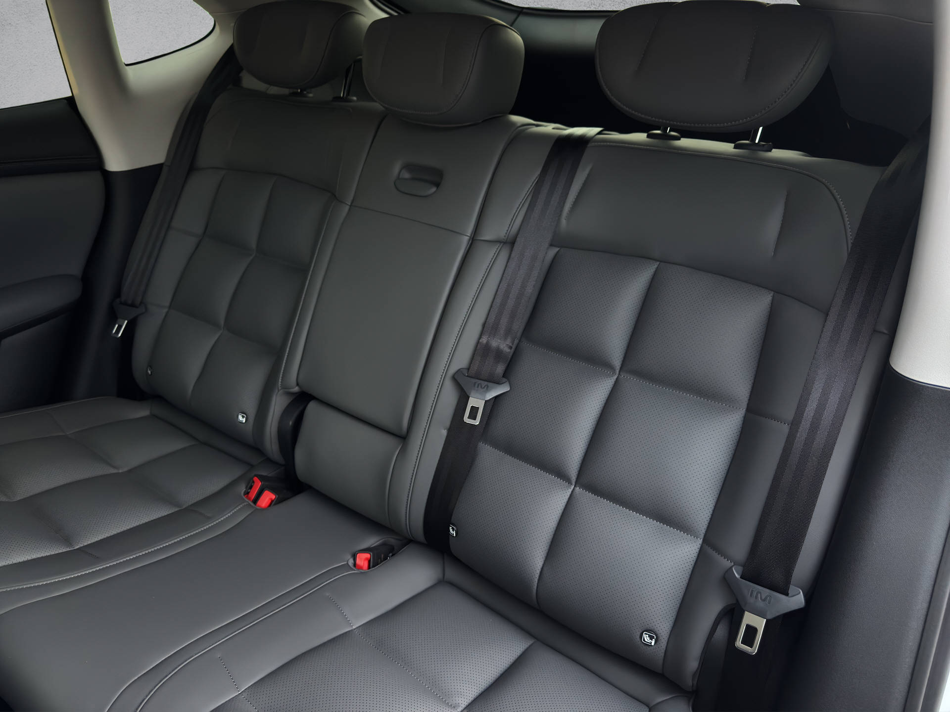 MG IM6 100 kWh Performance 21 4WD-image-8