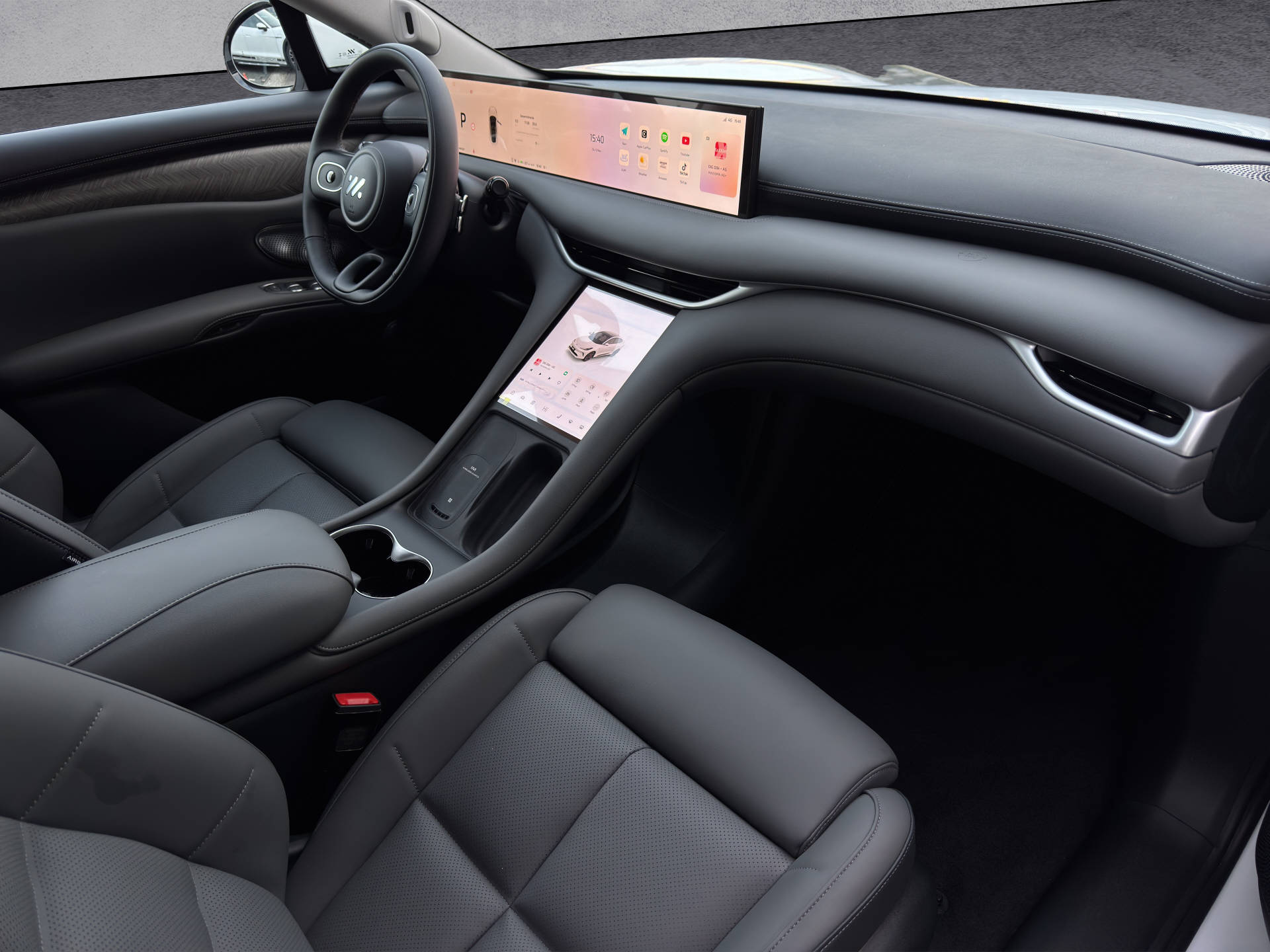 MG IM6 100 kWh Performance 21 4WD-image-12