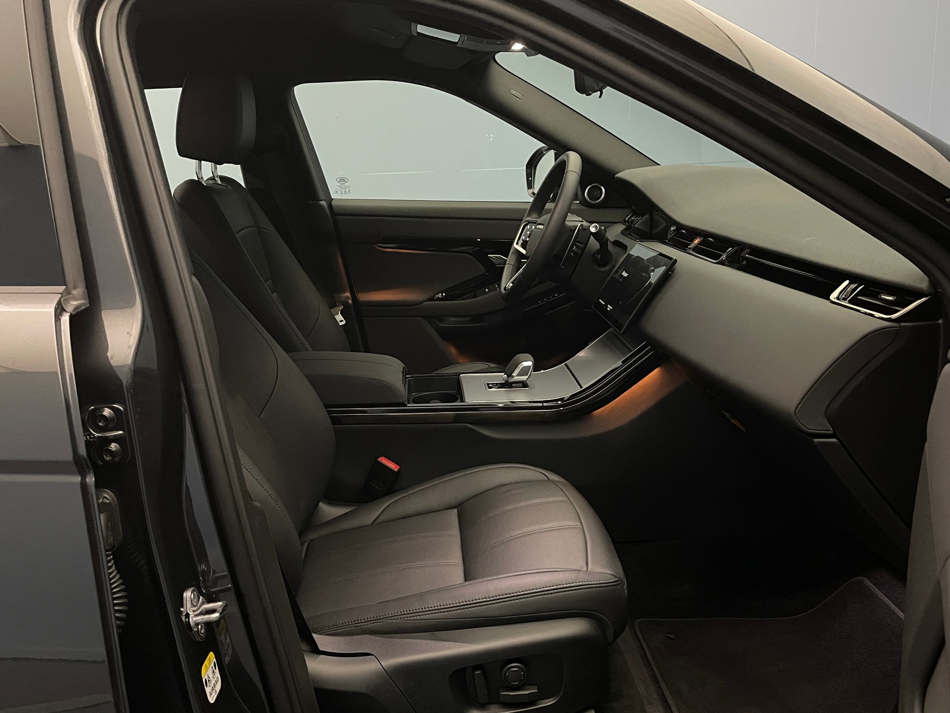 LAND ROVER Range Rover Evoque 1.5 T 270e S-image-9