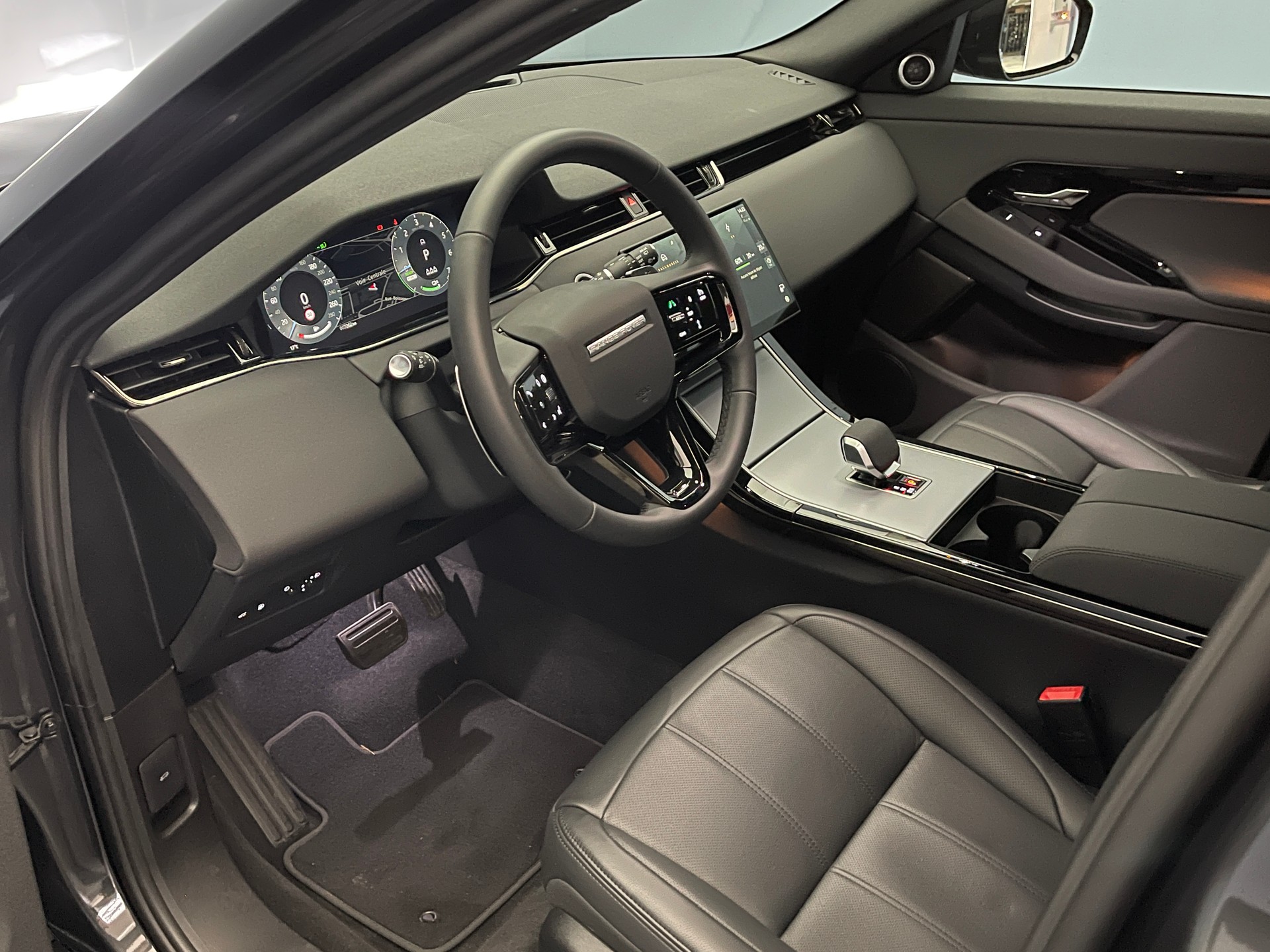 LAND ROVER Range Rover Evoque 1.5 T 270e S-image-6
