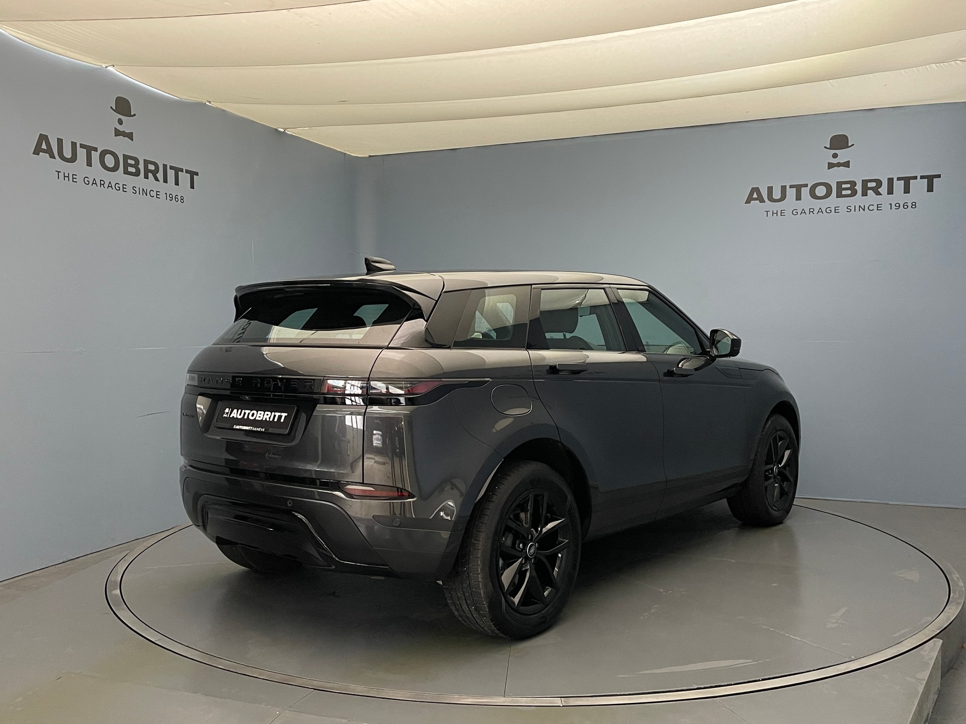 LAND ROVER Range Rover Evoque 1.5 T 270e S-showroom-element-3