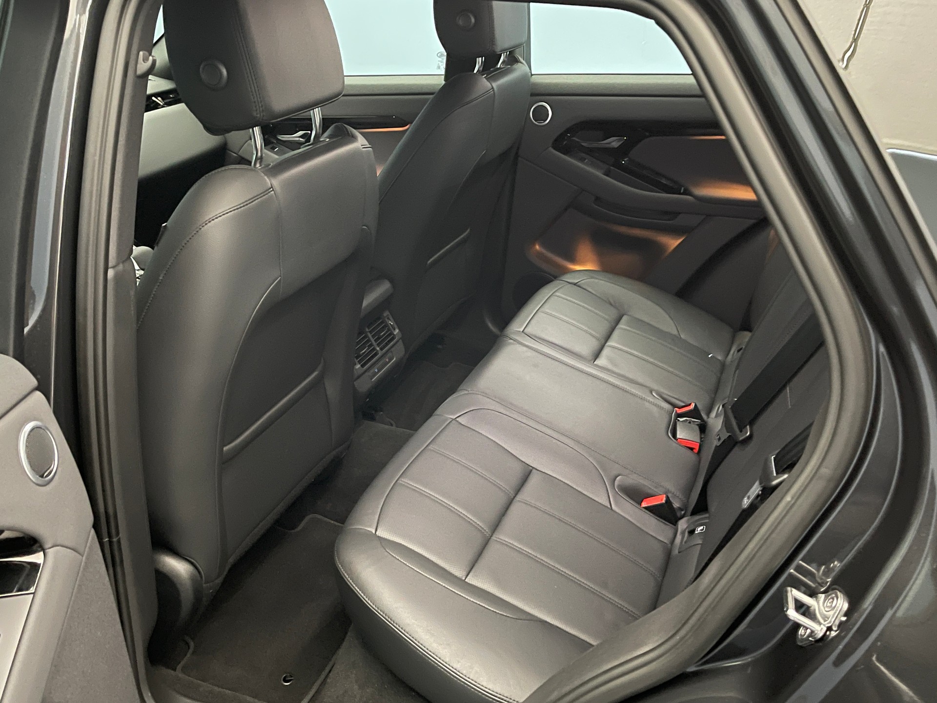 LAND ROVER Range Rover Evoque 1.5 T 270e S-image-8