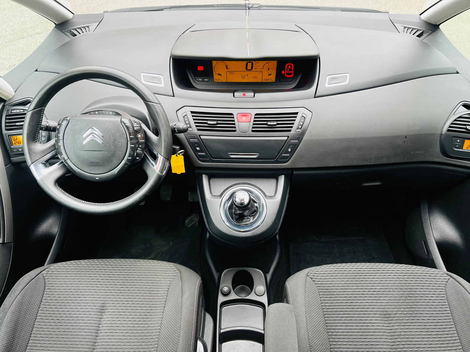 CITROEN Grand C4 Picasso 1.6 HDI 16V Attraction-image-8