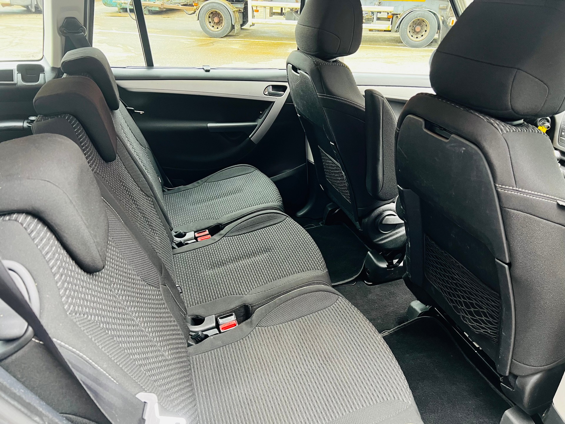 CITROEN Grand C4 Picasso 1.6 HDI 16V Attraction-image-7