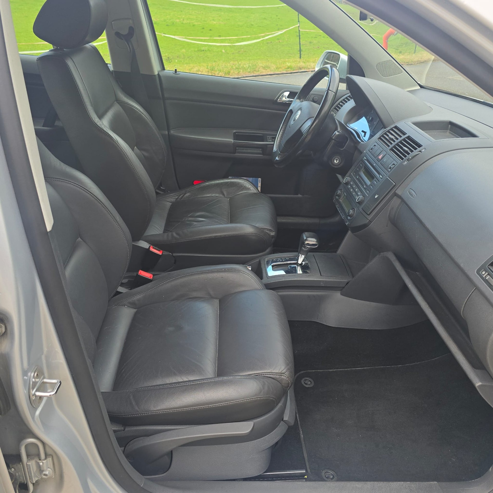 VW POLO-image-12