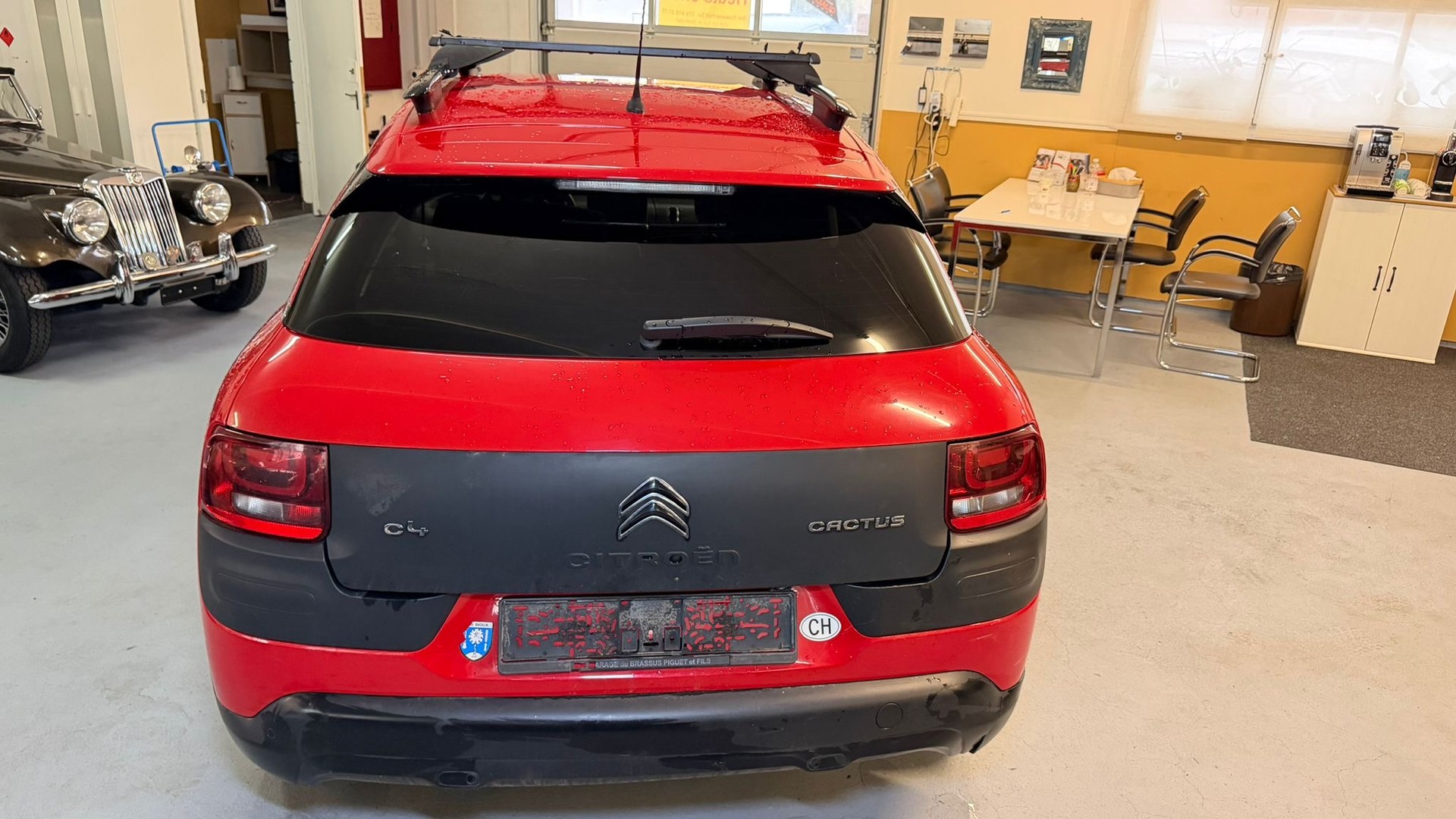 CITROEN C4 Cactus 1.6 BlueHDi Shine-image-5