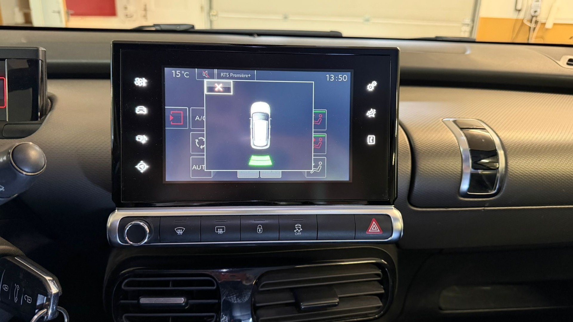 CITROEN C4 Cactus 1.6 BlueHDi Shine-image-9