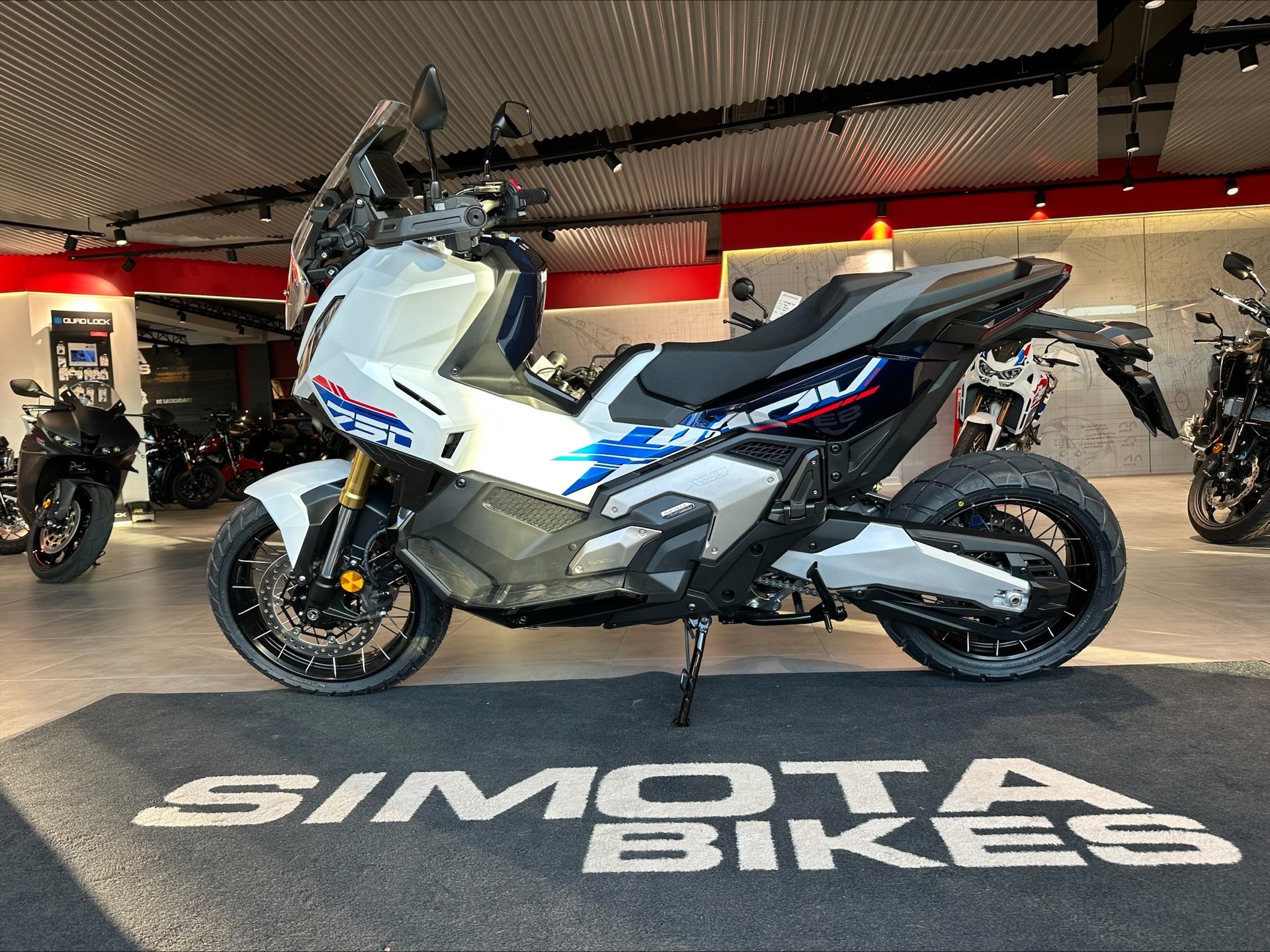 HONDA X-ADV 750-image-0