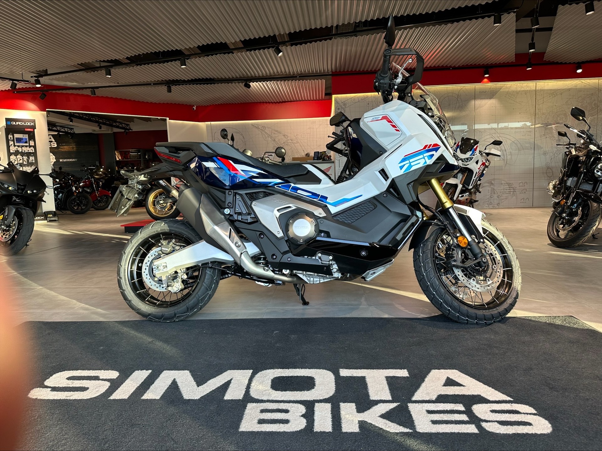 HONDA X-ADV 750-image-1