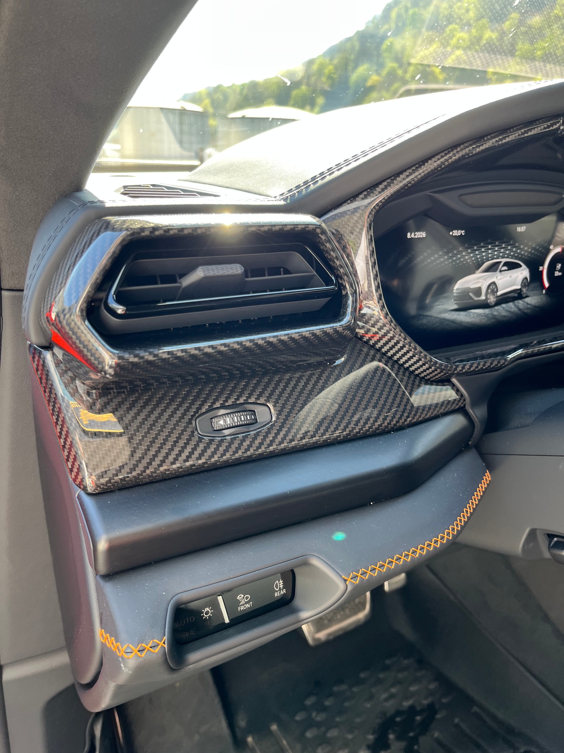 LAMBORGHINI Urus SE MY25 - Auto CH - Scarico Sportivo Akrapovic - Garanzia di Fabbrica fino al 28.07.2029 - Lamborghini Lugano-image-13