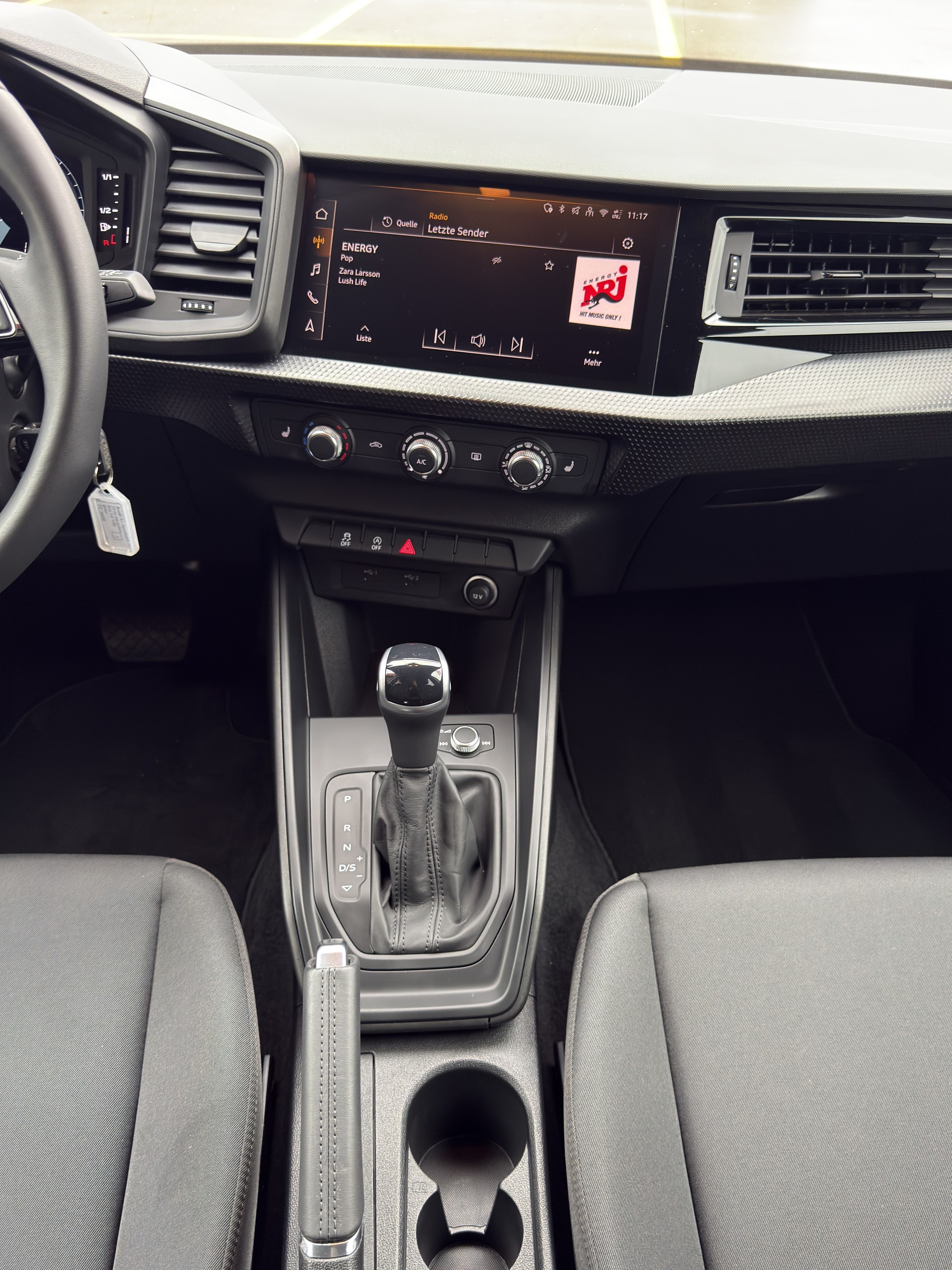 AUDI A1 Sportback 1.0 30 TFSI Attraction S-Tronic-image-15