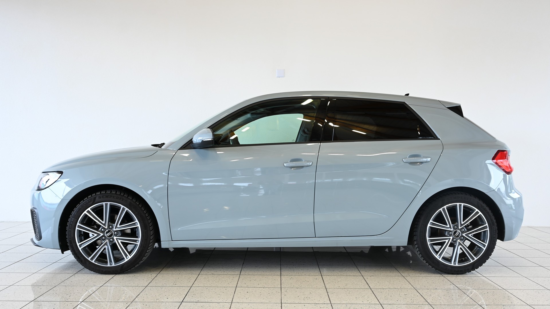 AUDI A1 Sportback 1.0 30 TFSI Attraction S-Tronic-showroom-element-3