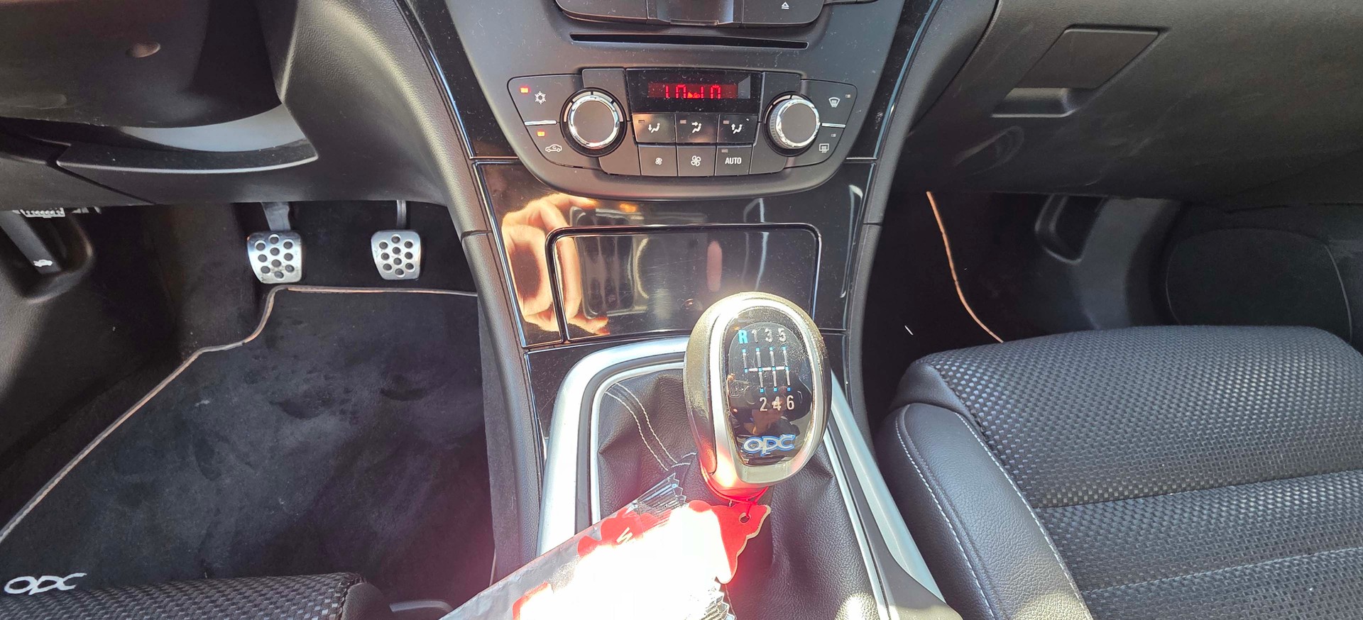 OPEL Insignia 2.8 Turbo OPC 4WD-image-8