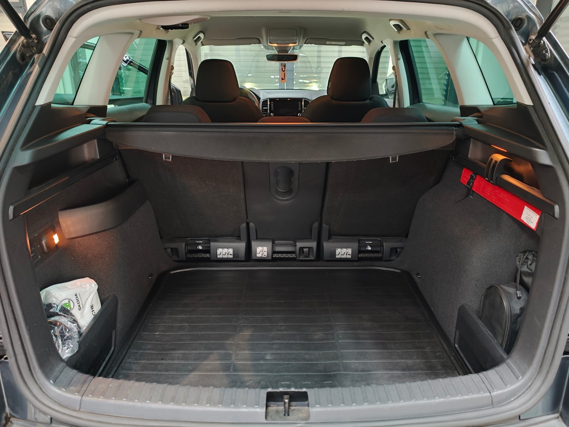 SKODA Karoq 1.0 TSI Ambition-image-13