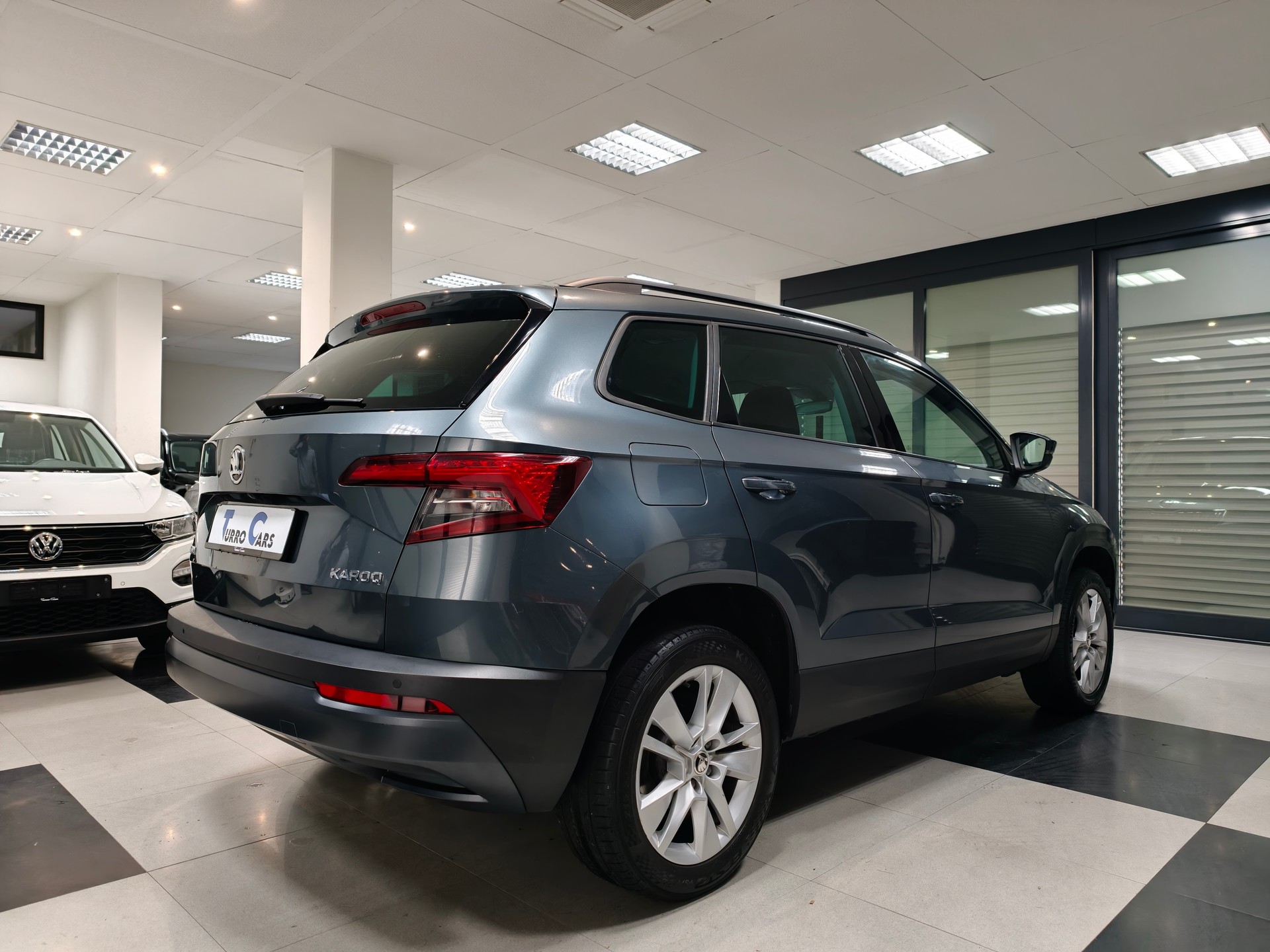 SKODA Karoq 1.0 TSI Ambition-image-6