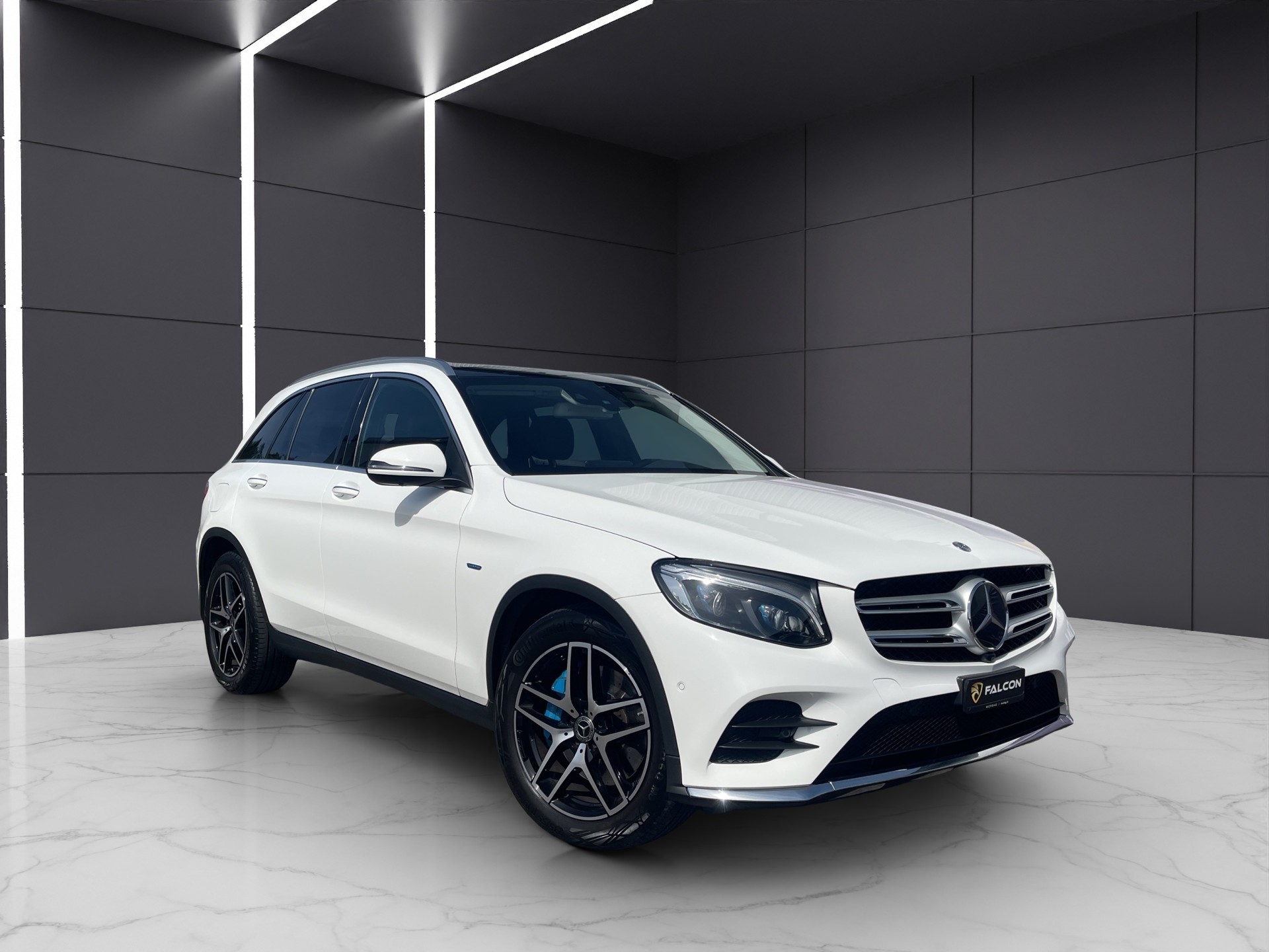 MERCEDES-BENZ GLC 350 e AMG Line 4Matic 7G-Tronic-showroom-element-1