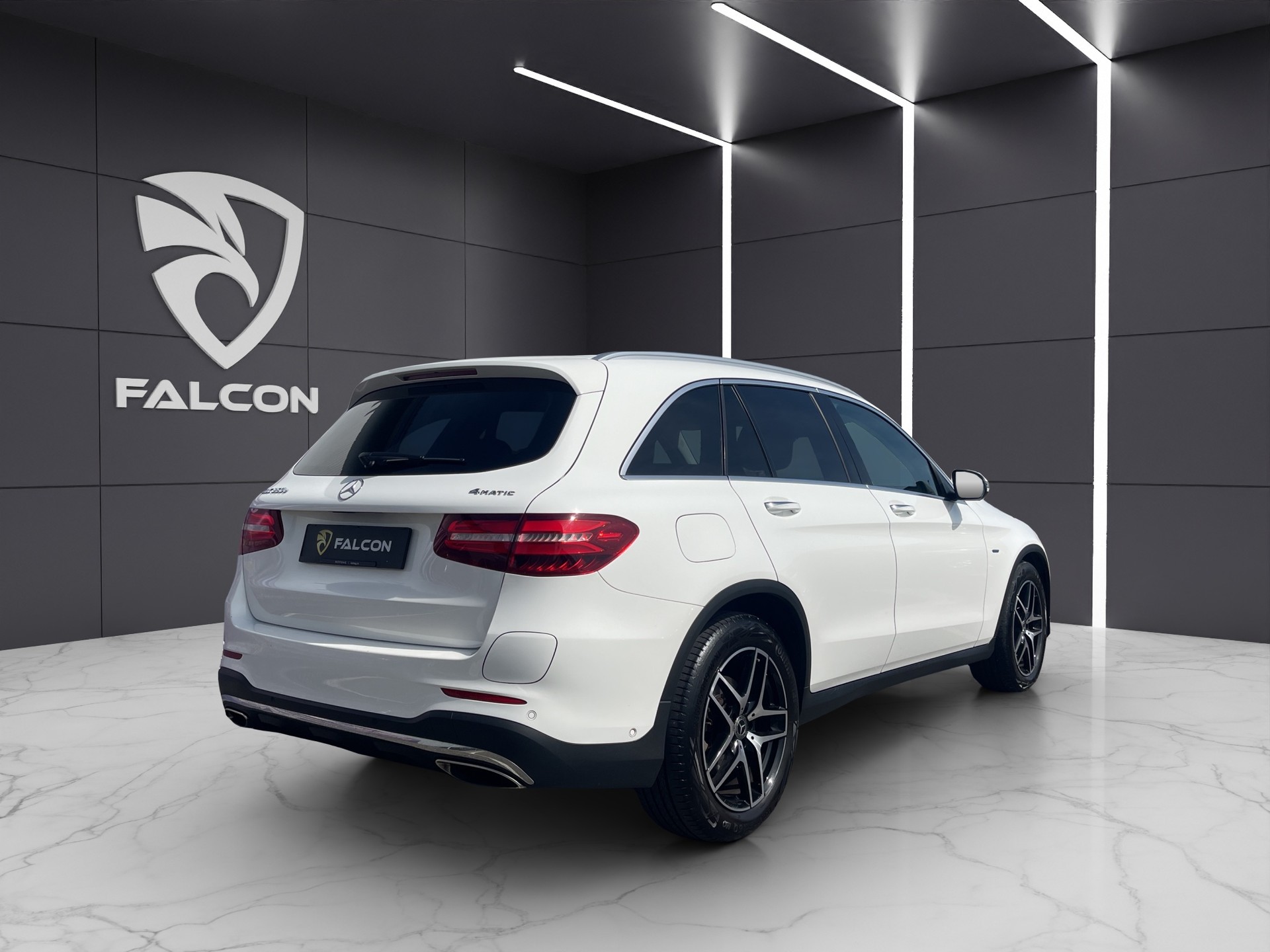 MERCEDES-BENZ GLC 350 e AMG Line 4Matic 7G-Tronic-image-7