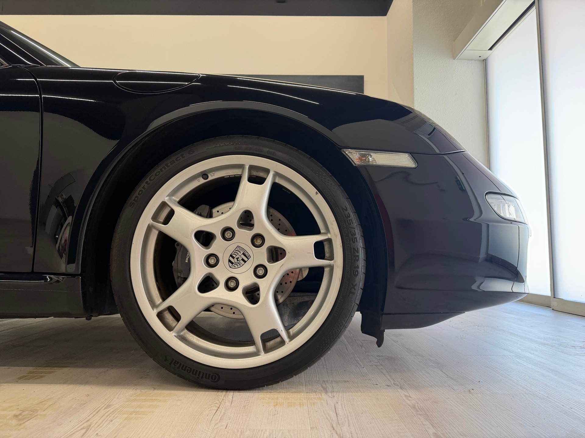 PORSCHE 911 Carrera-image-16