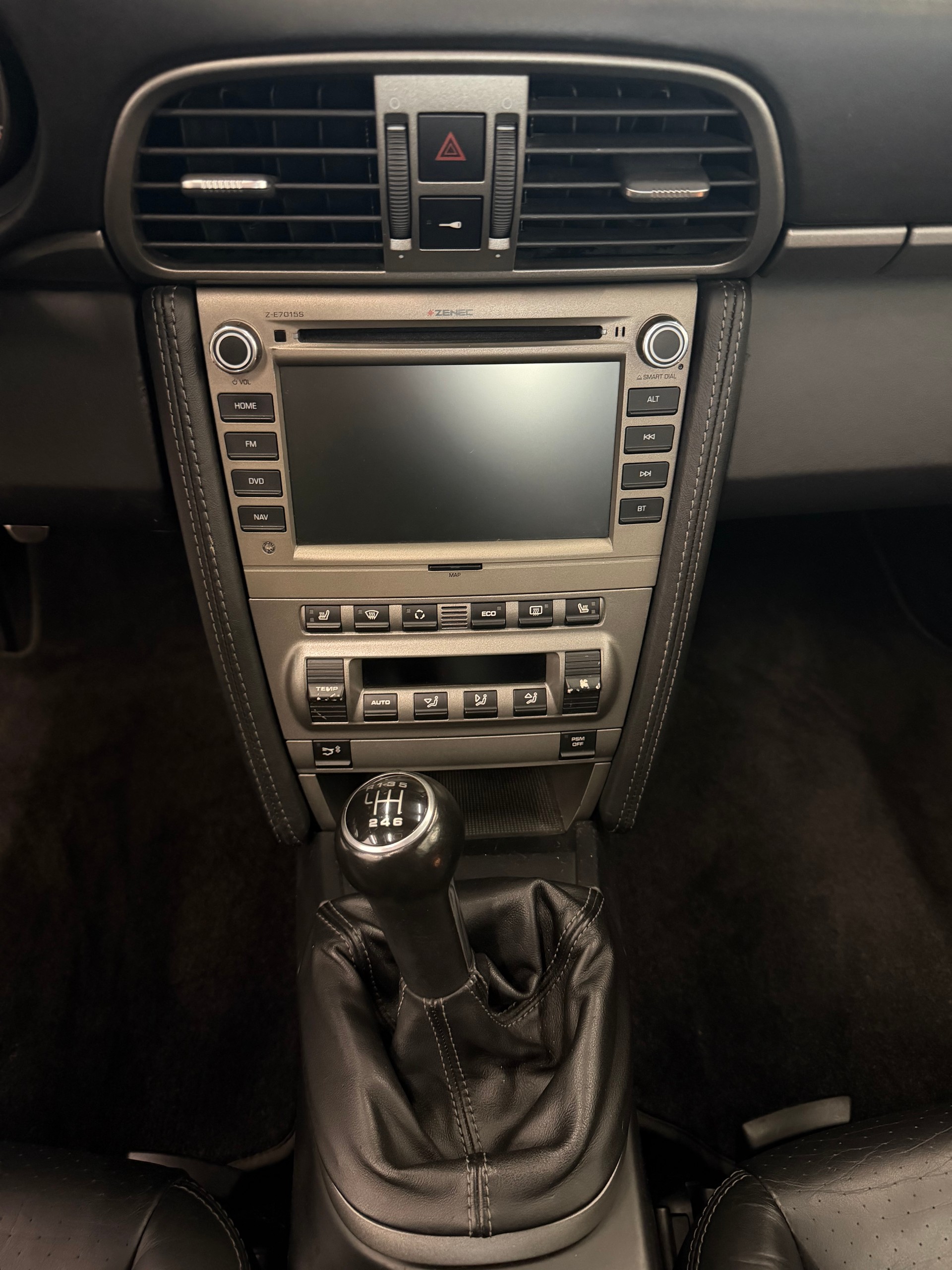 PORSCHE 911 Carrera-image-25