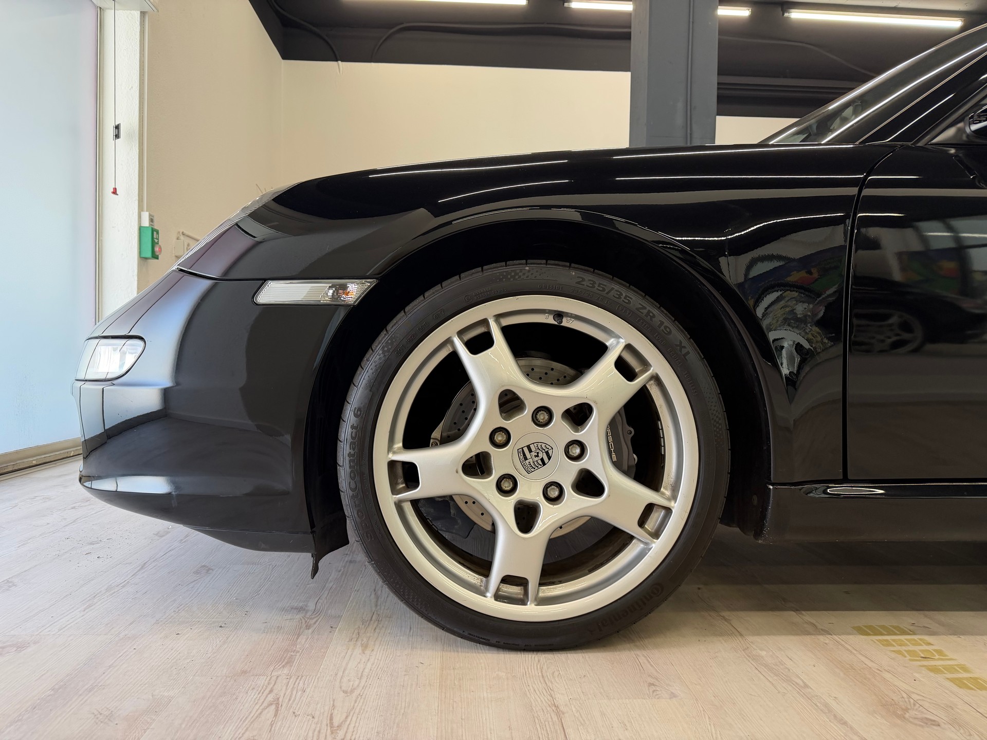PORSCHE 911 Carrera-image-17