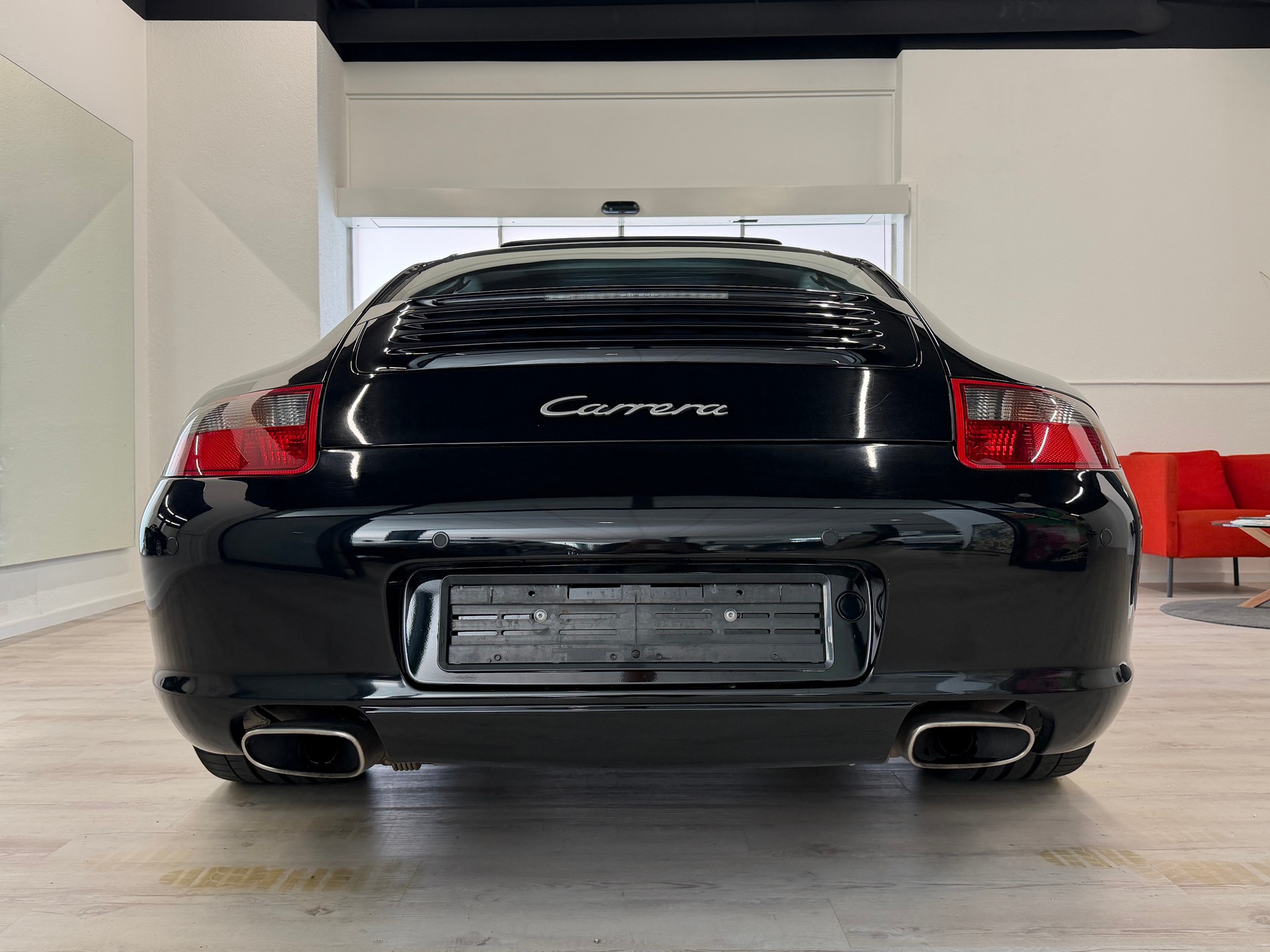 PORSCHE 911 Carrera-image-8