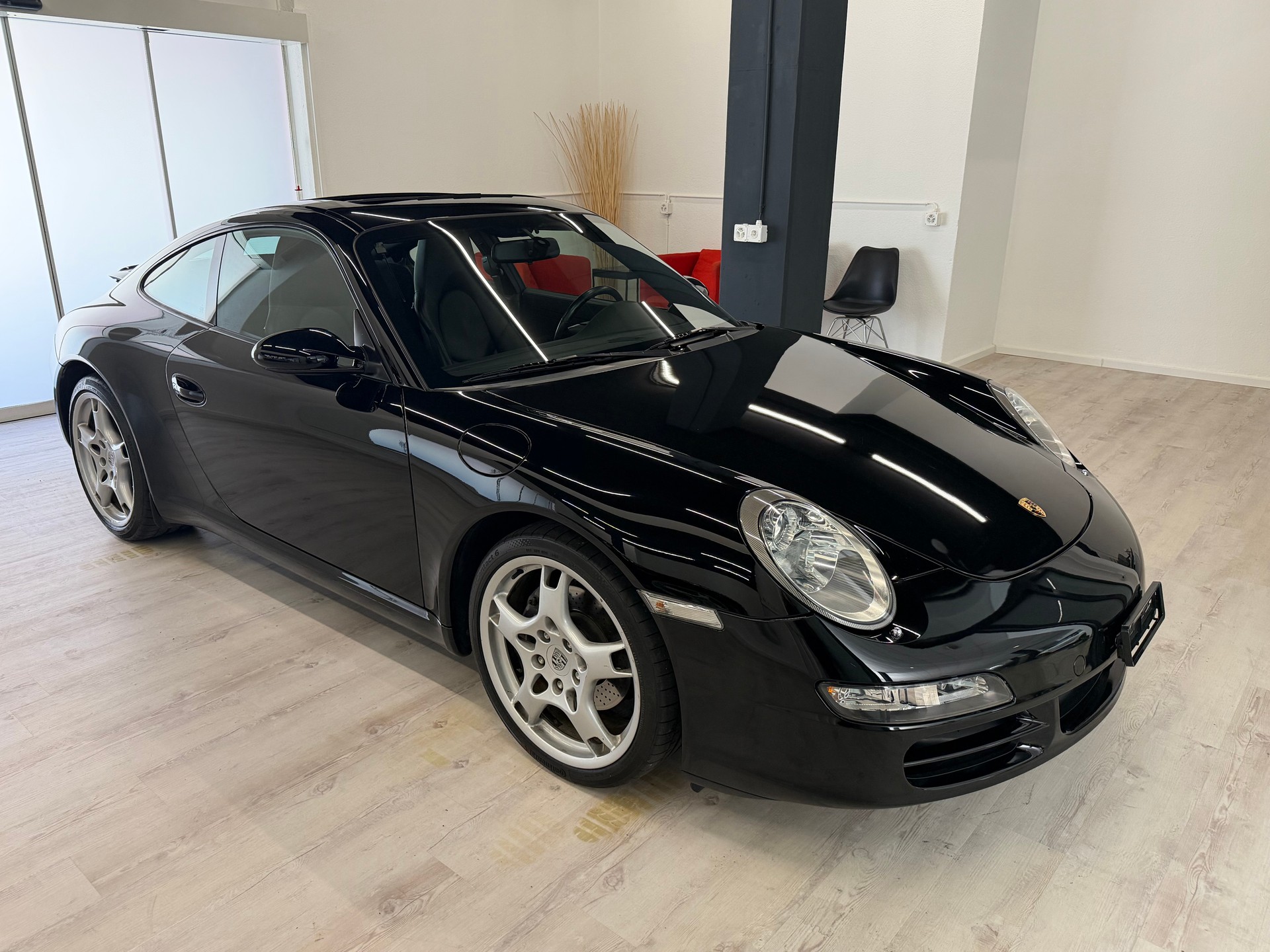 PORSCHE 911 Carrera-image-5