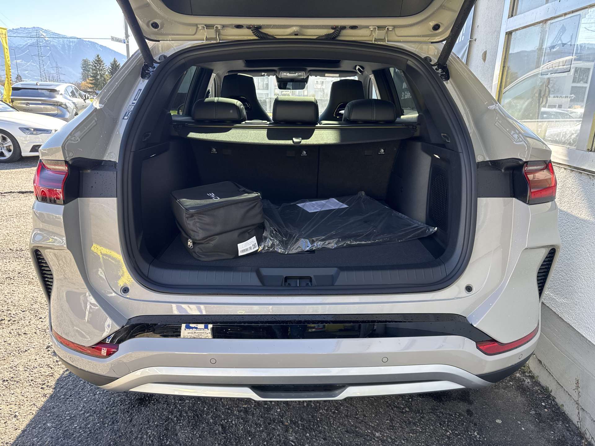 BYD Seal U DM-i PHEV Design AWD 324PS Automat-image-8