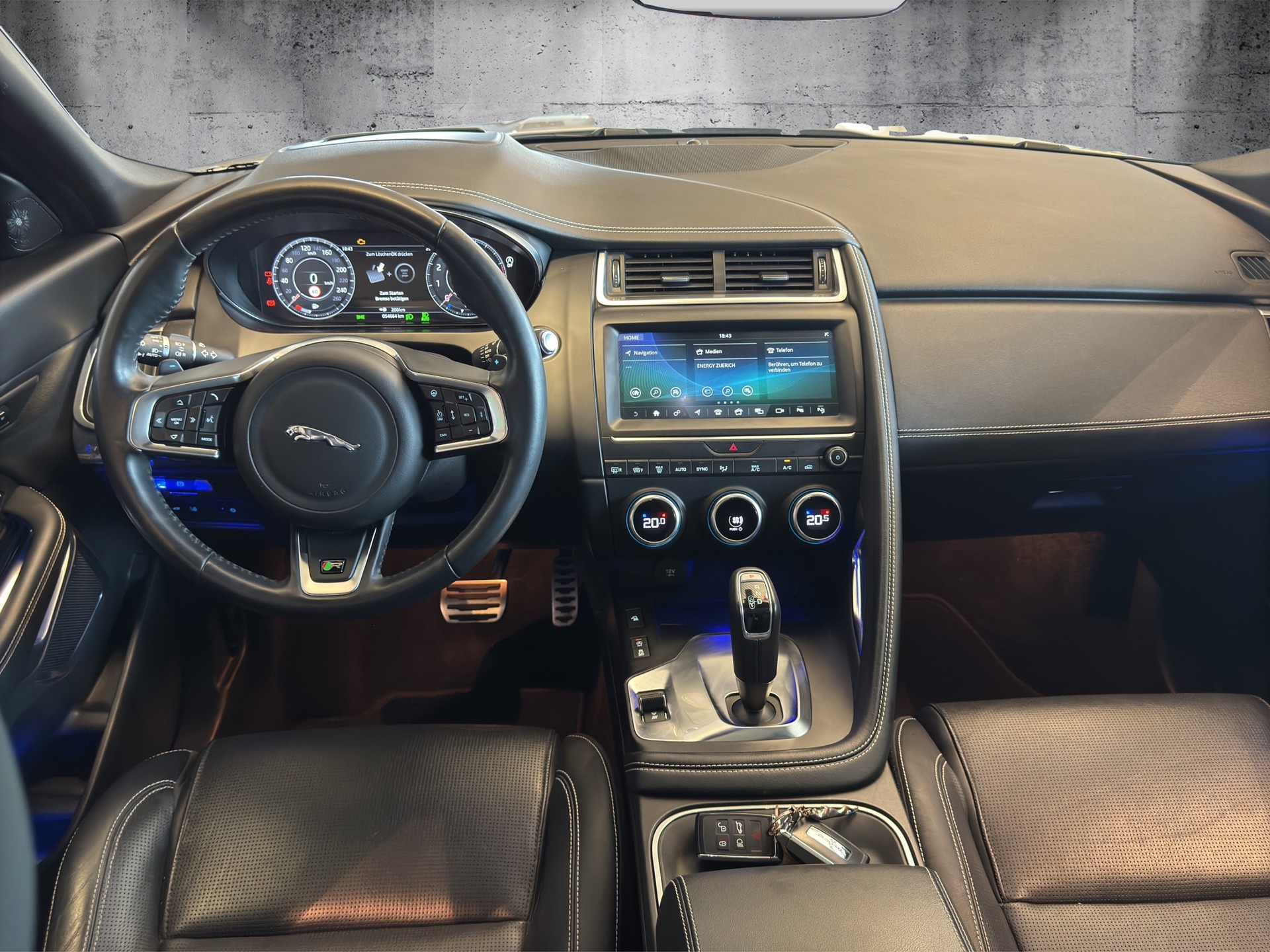 JAGUAR E-Pace 2.0 P300 R-Dynamic HSE AWD Automatik-image-6