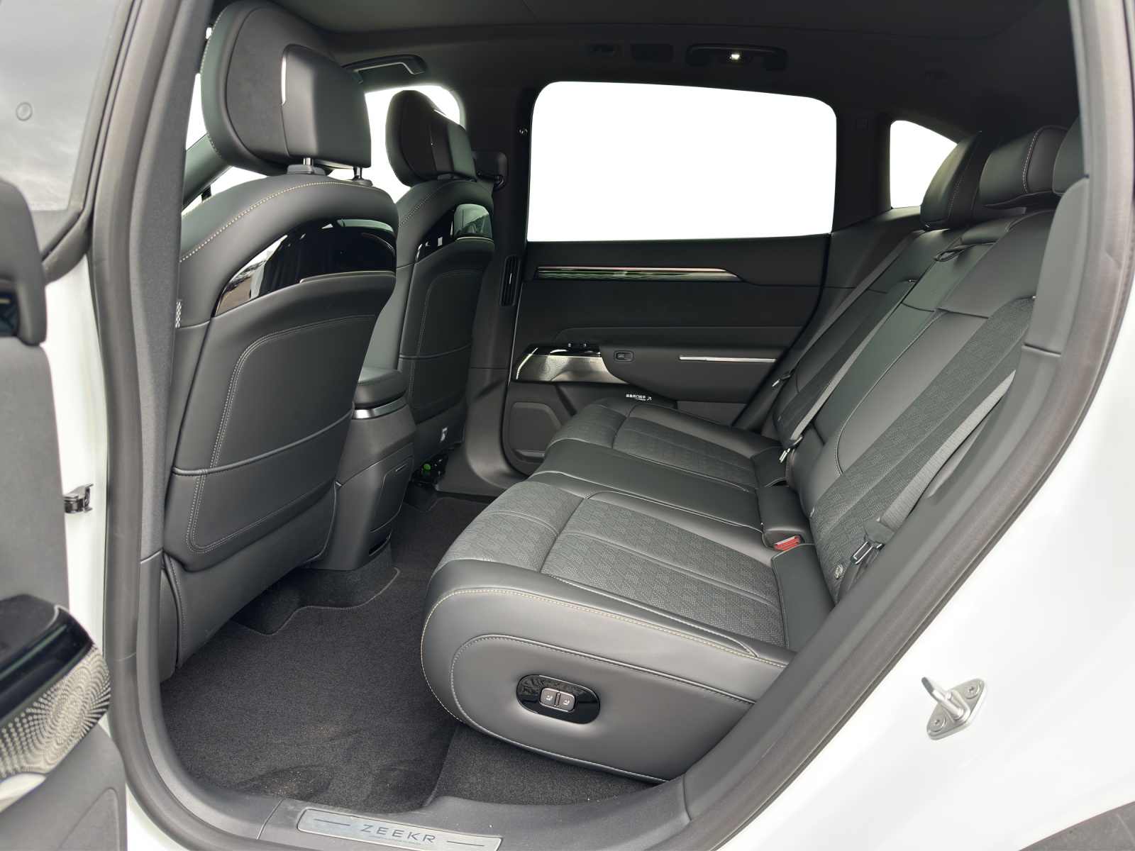 ZEEKR 7X Privilege AWD-image-10