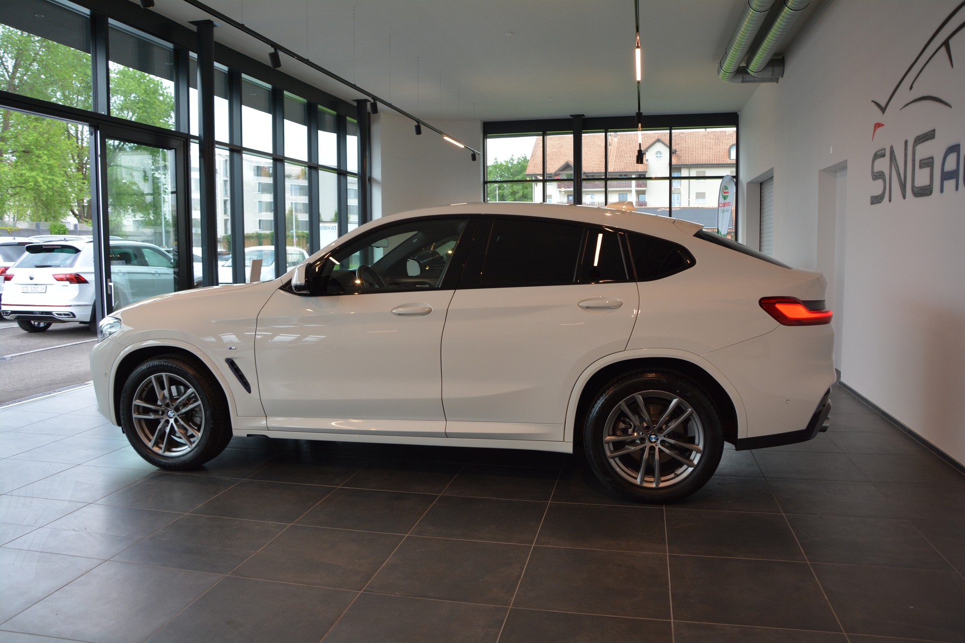 BMW X4 xDrive 20d M Sport Steptronic-showroom-element-2