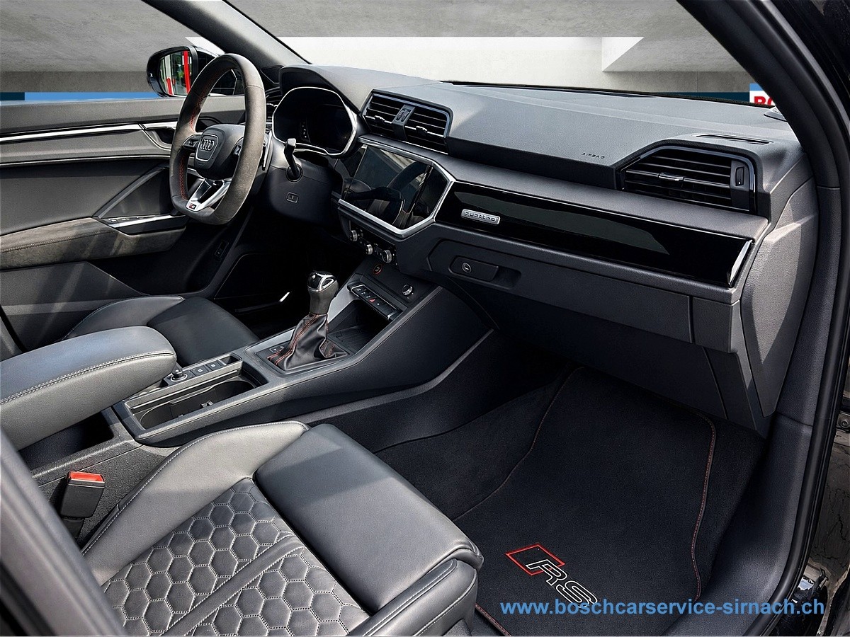 AUDI RS Q3 Sportback quattro S tronic-image-7