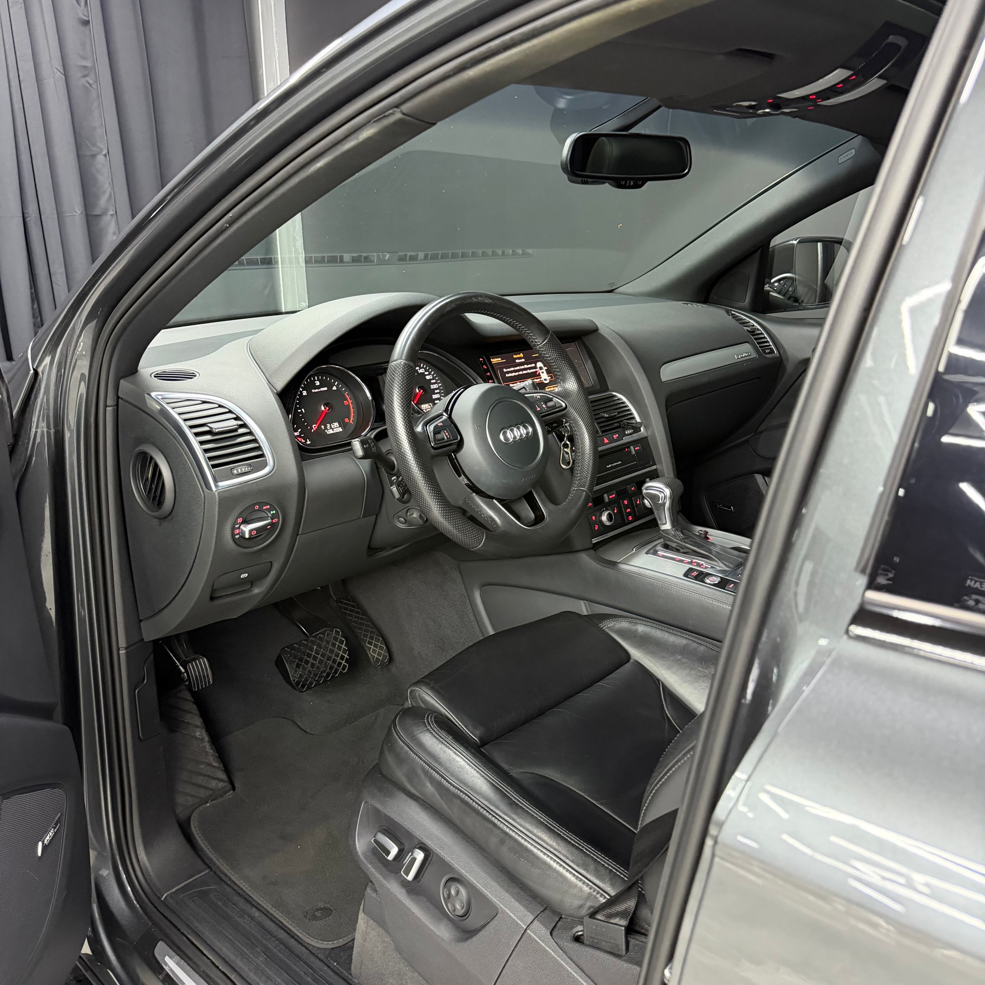 AUDI Q7 3.0 TDI quattro tiptronic-image-6