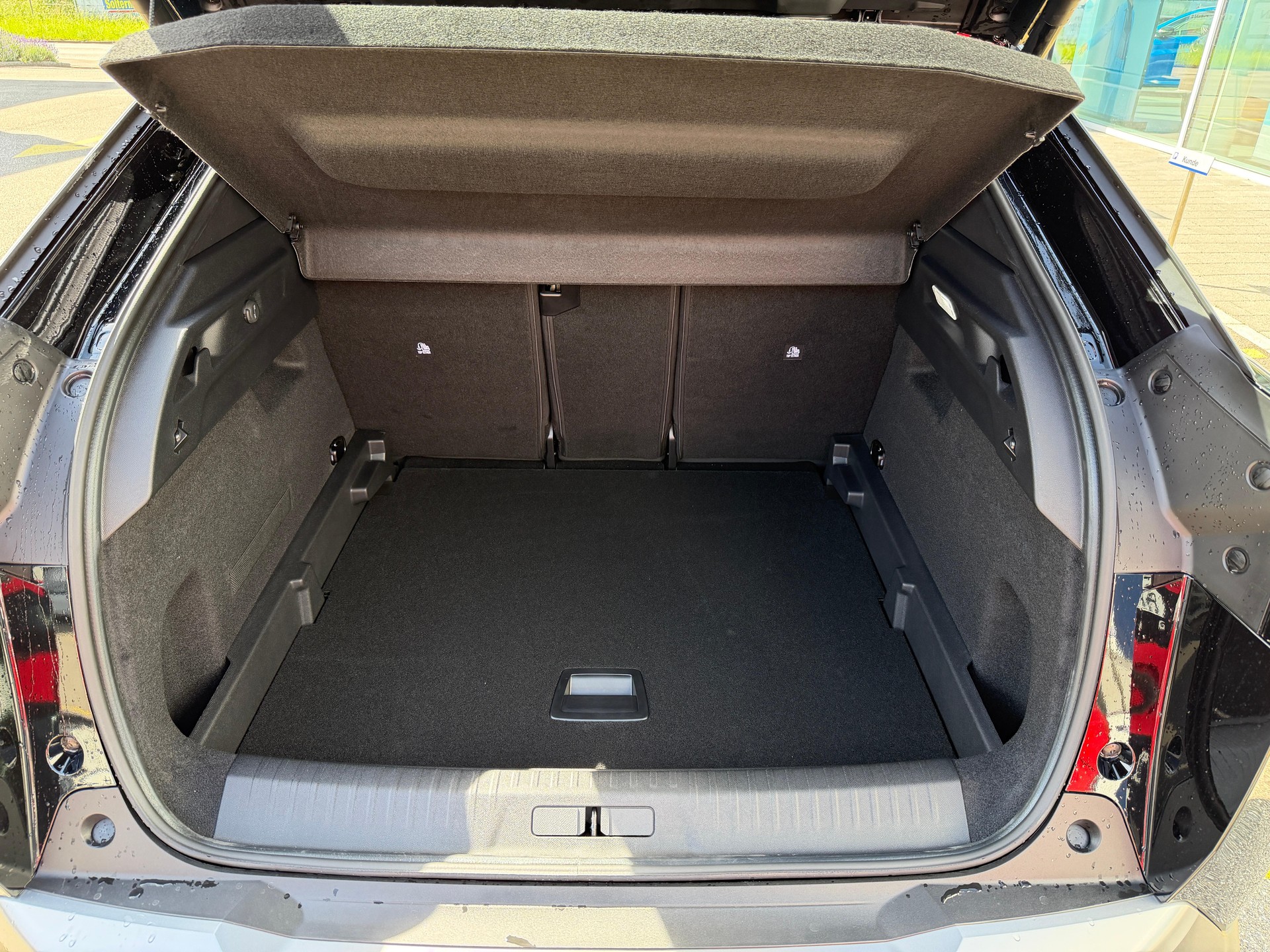 PEUGEOT 3008 1.2 Hybrid GT Exclusive-image-12