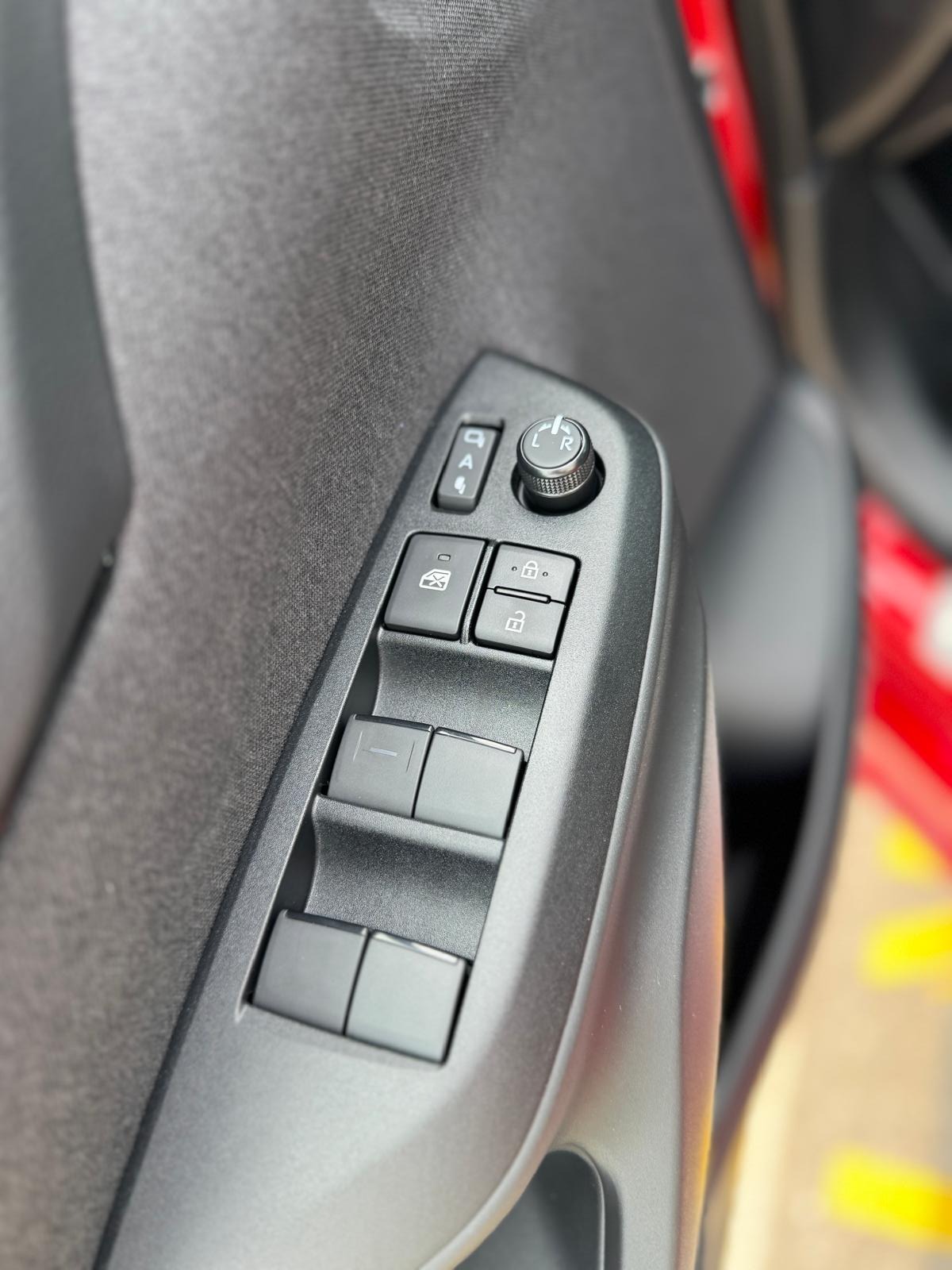 TOYOTA Yaris 1.5 GR Sport e-CVT-image-8