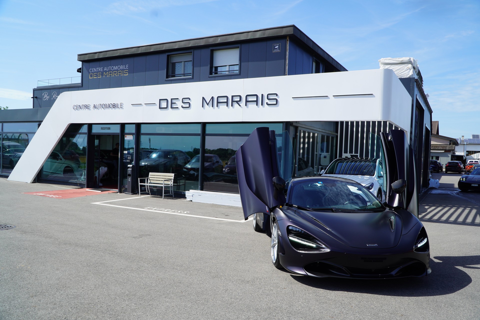 McLAREN 720S Spider 4.0 V8 SSG-showroom-element-3