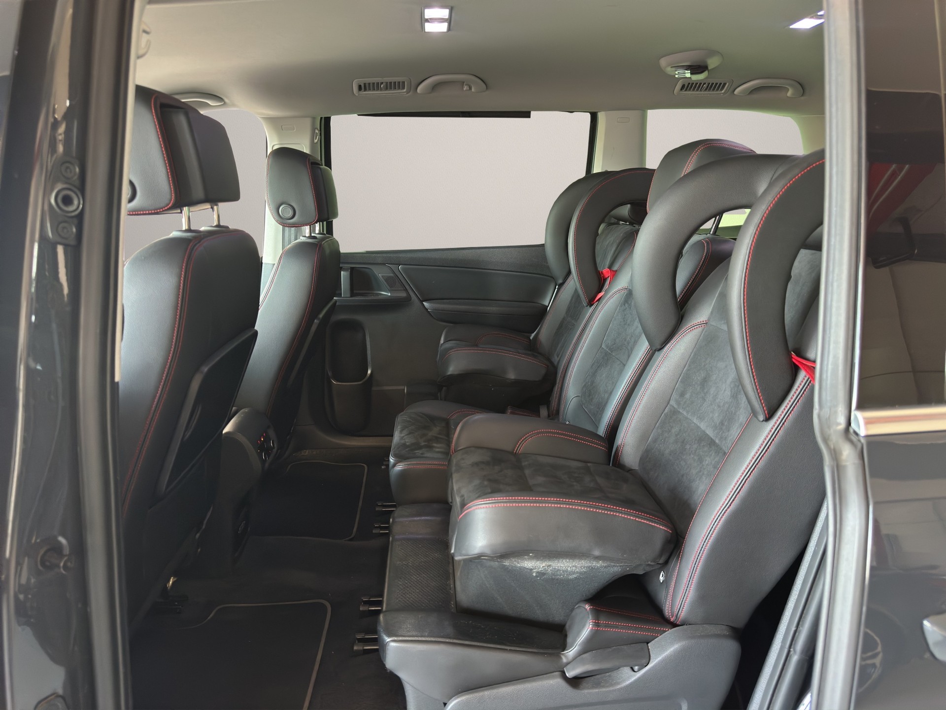 SEAT Alhambra 1.4 TSI DSG SWISS FR2-image-10
