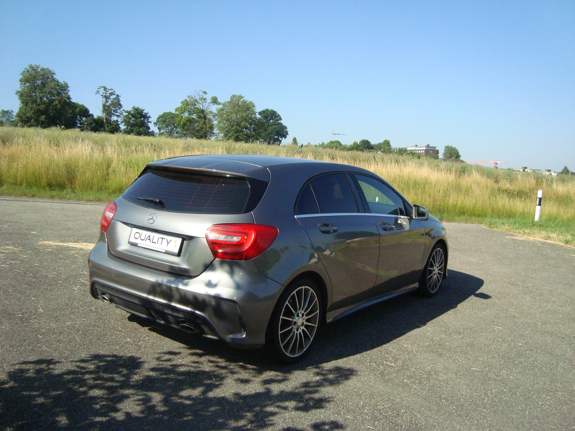 MERCEDES-BENZ A 220 4Matic 7G-DCT-image-2